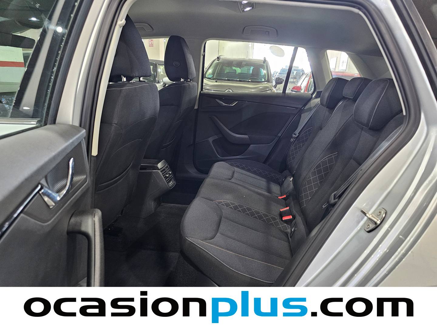 Foto asientos traseros Skoda Kamiq Skoda Kamiq 1.5 TSI Ambition DSG (150 CV)
