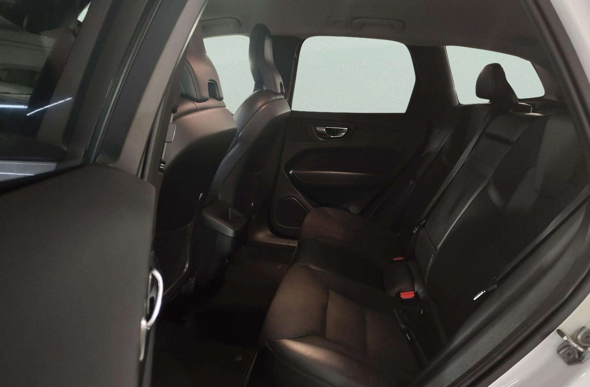 Volvo XC60 D4 Momentum - foto 13