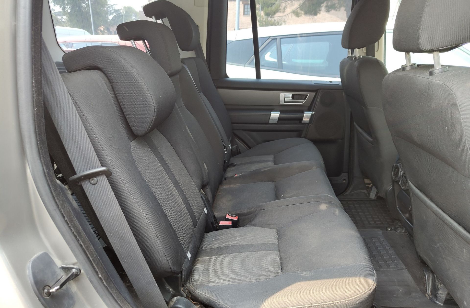 Land Rover Discovery 3.0 TDV6 S - foto 11
