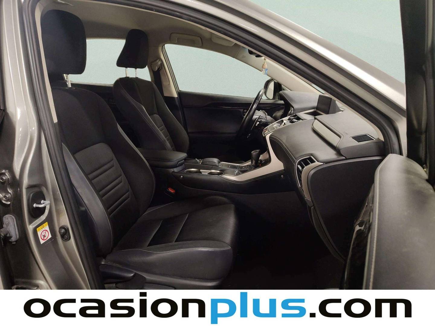 Lexus NX Lexus NX 300h Business 2WD (197 CV) km 0