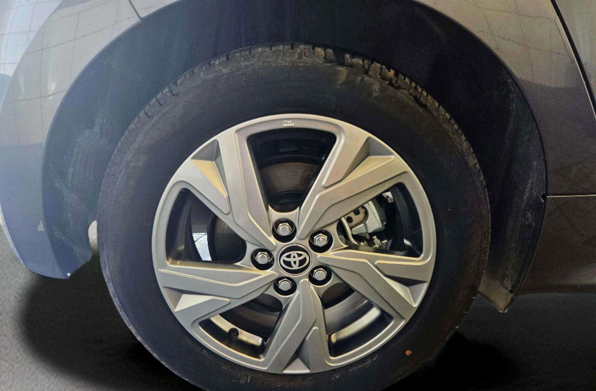 Toyota Yaris 120H Active Plus - foto 28