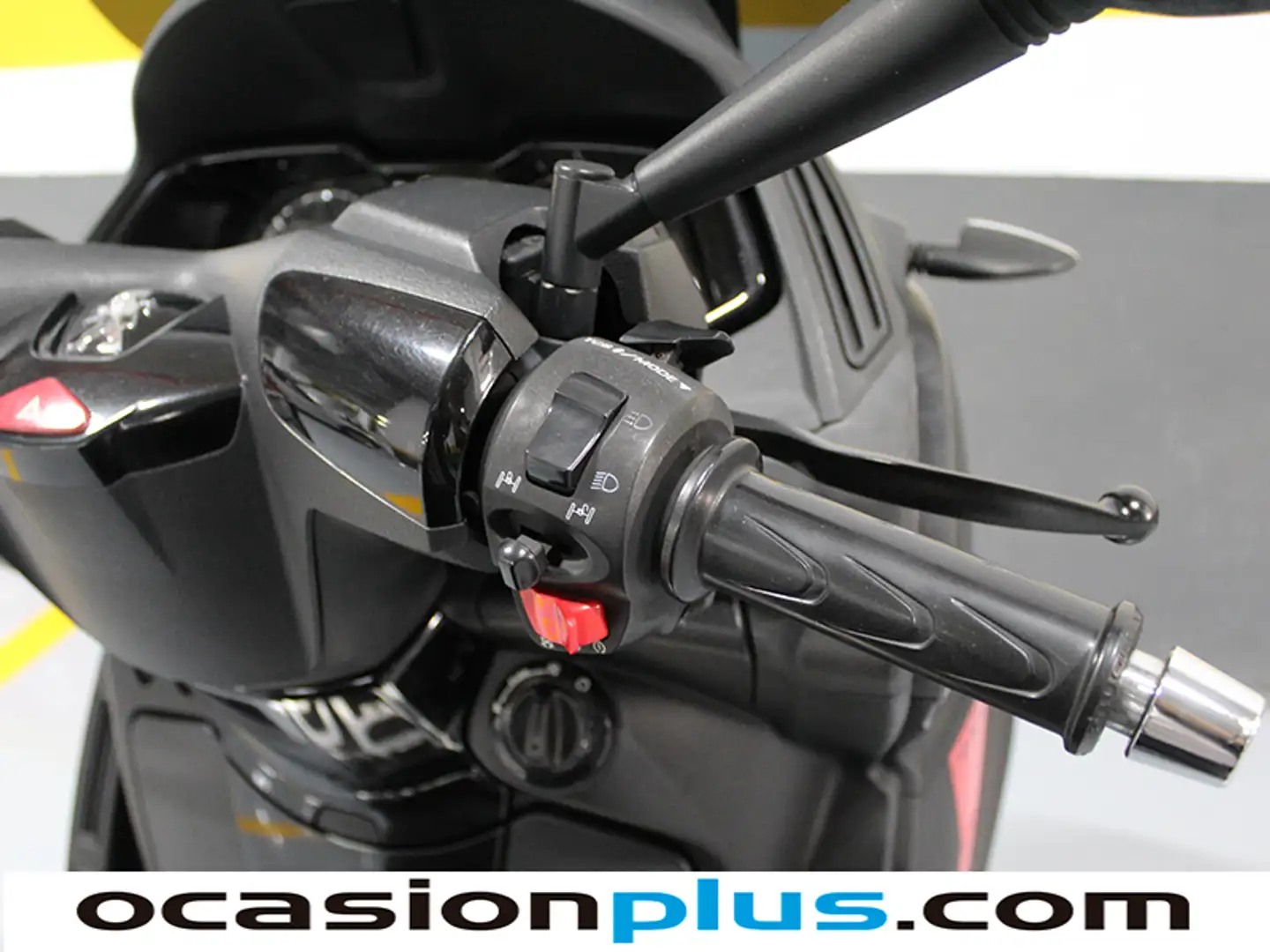 Foto Peugeot Metropolis 400 Peugeot Metropolis 400 Metropolis 400 (35 CV)