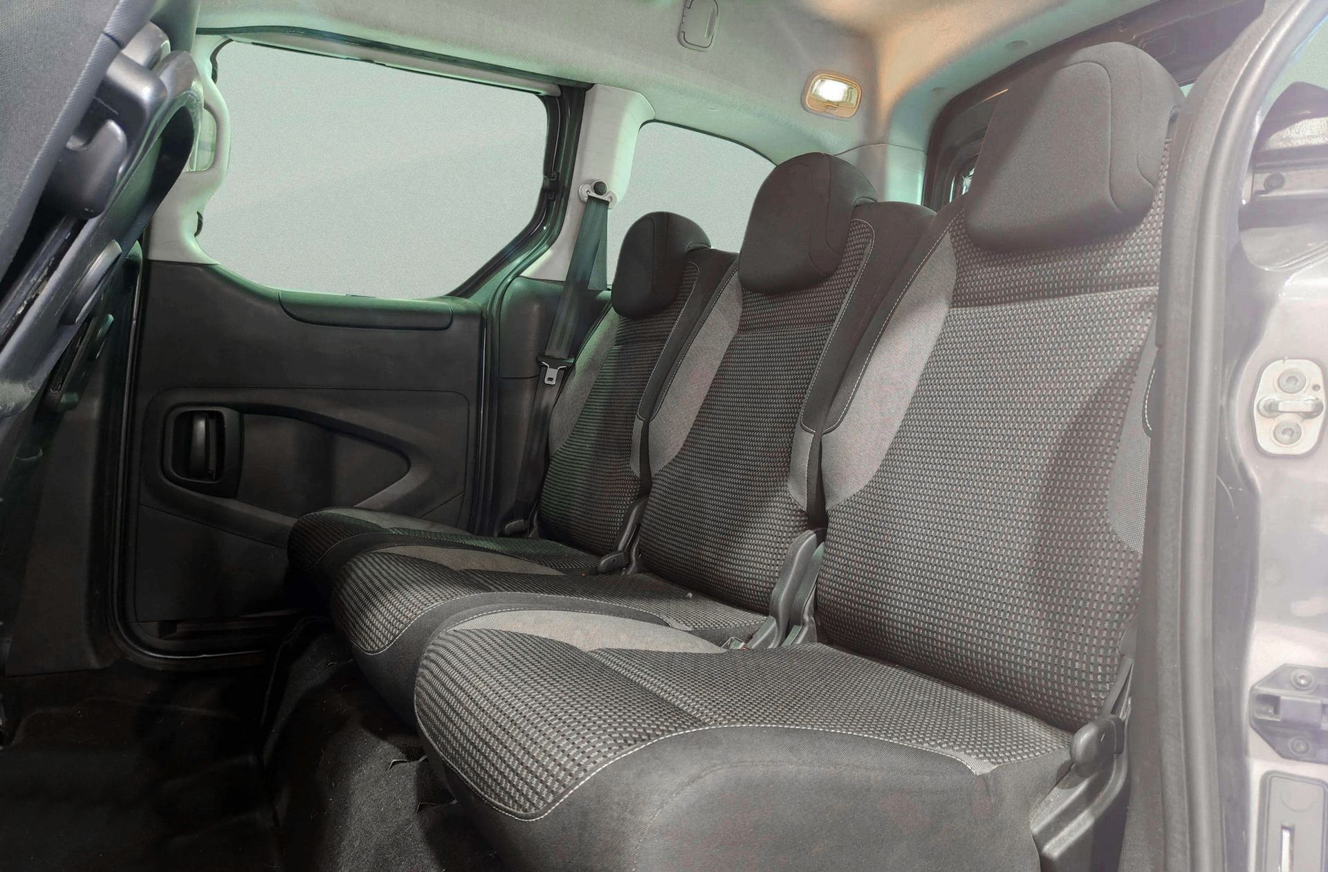 Peugeot Partner Tepee Combi 1.2 PureTech Adventure Edition - foto 10