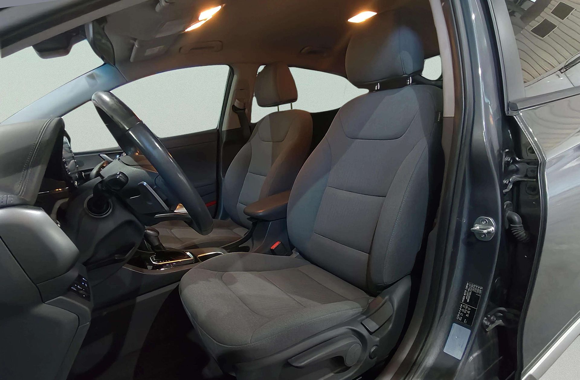 Hyundai Ioniq 1.6 GDI PHEV Klass DT - foto 11