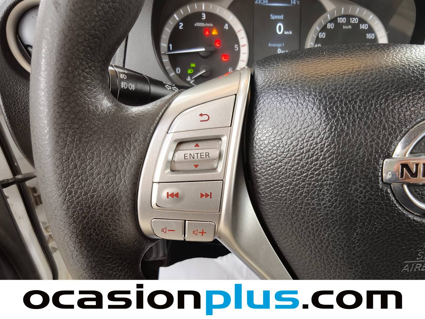 Equipamiento del Nissan Navara Nissan Navara PickUp 2.3 dCi Doble Cabina Visia BDif  (163 CV)