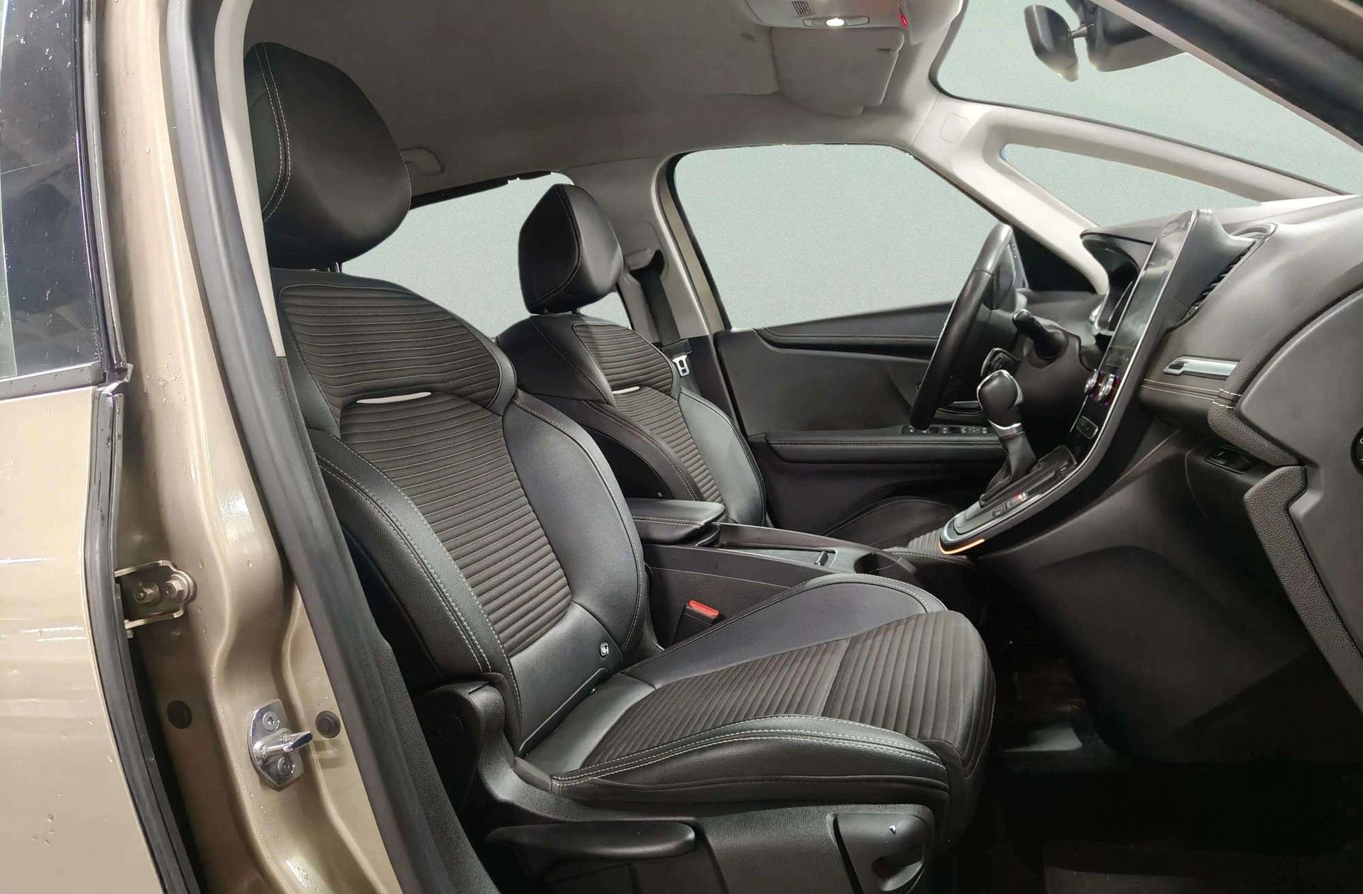Renault Scénic Zen TCe GPF EDC - foto 19