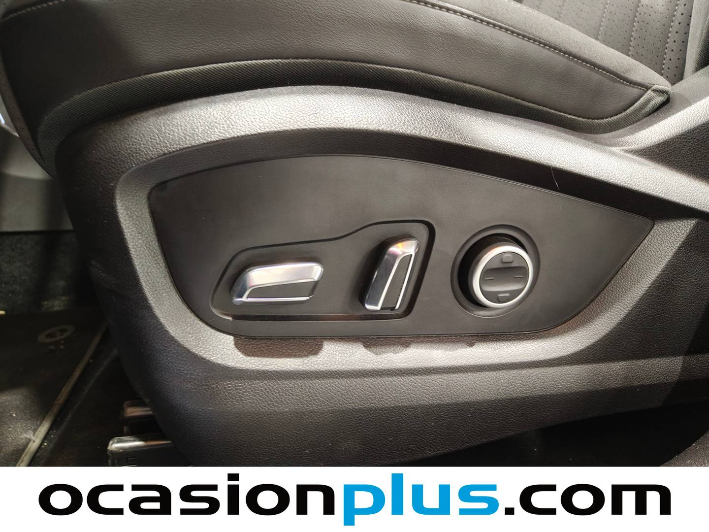 Equipamiento del EBRO S800 EBRO S800 1.6 TGDI Luxury DCT (147 CV)
