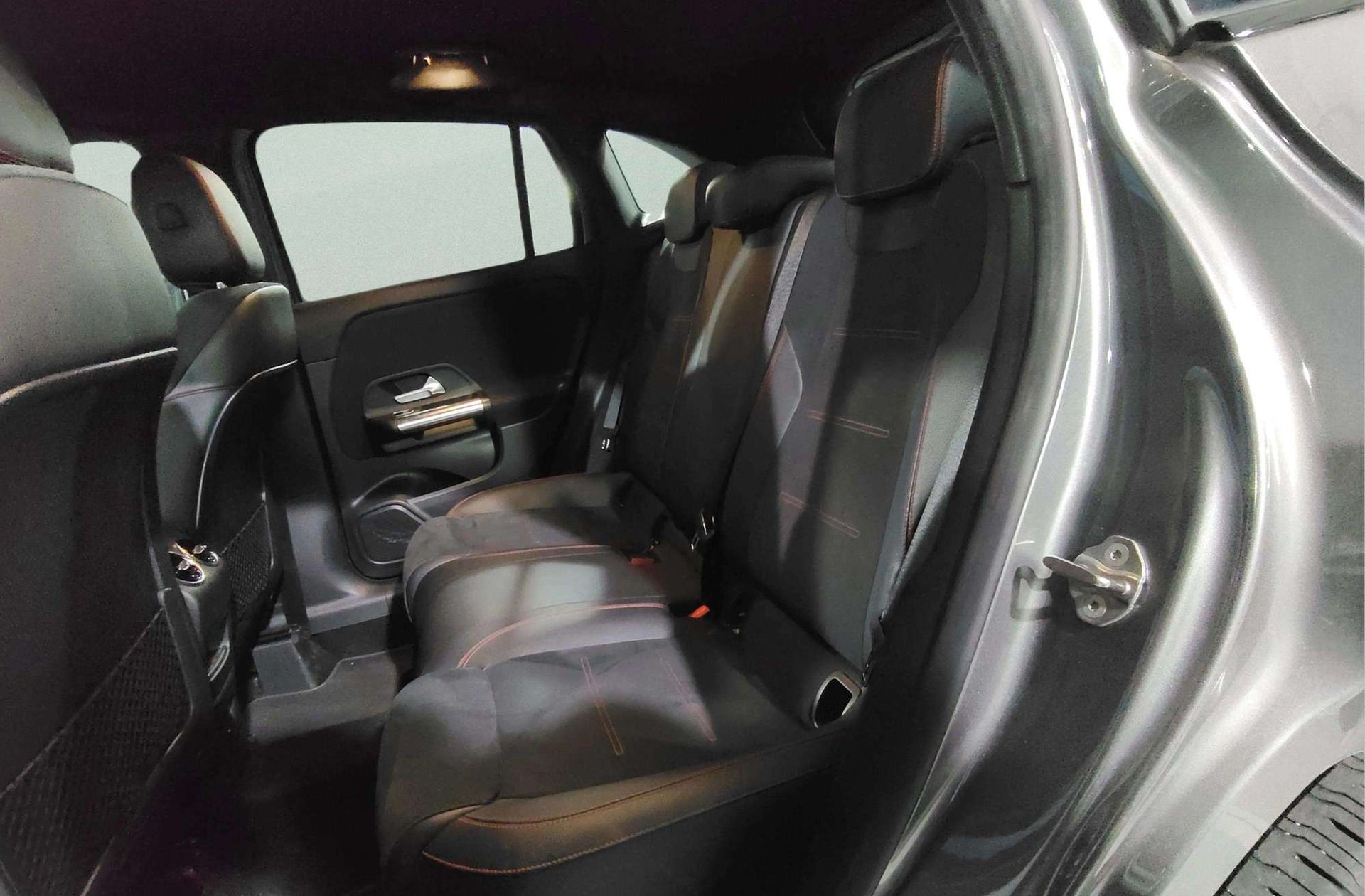 Mercedes-Benz GLA 200 - foto 13