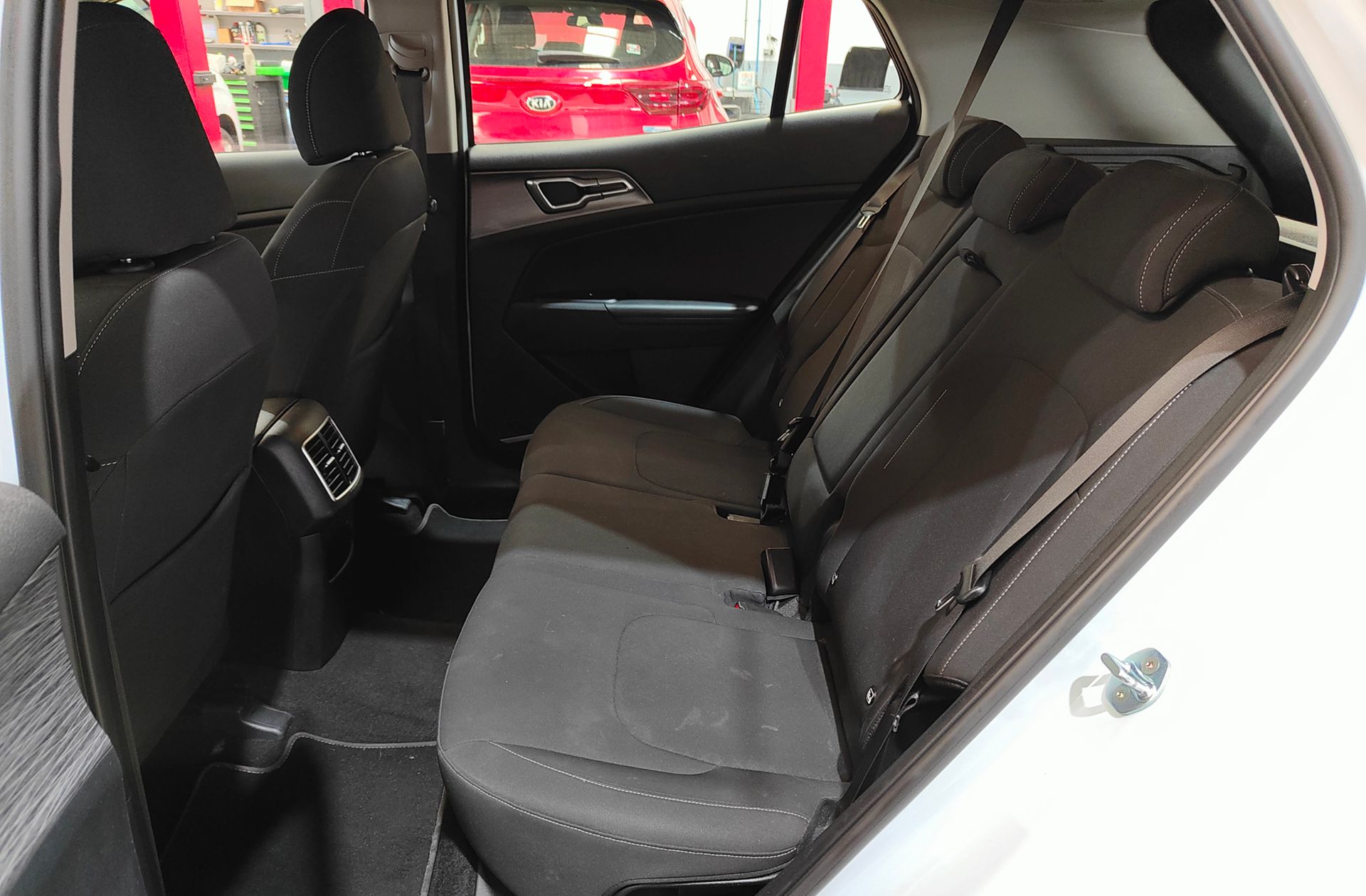 Kia Sportage 1.6 CRDi MHEV Business 4x2 - foto 12