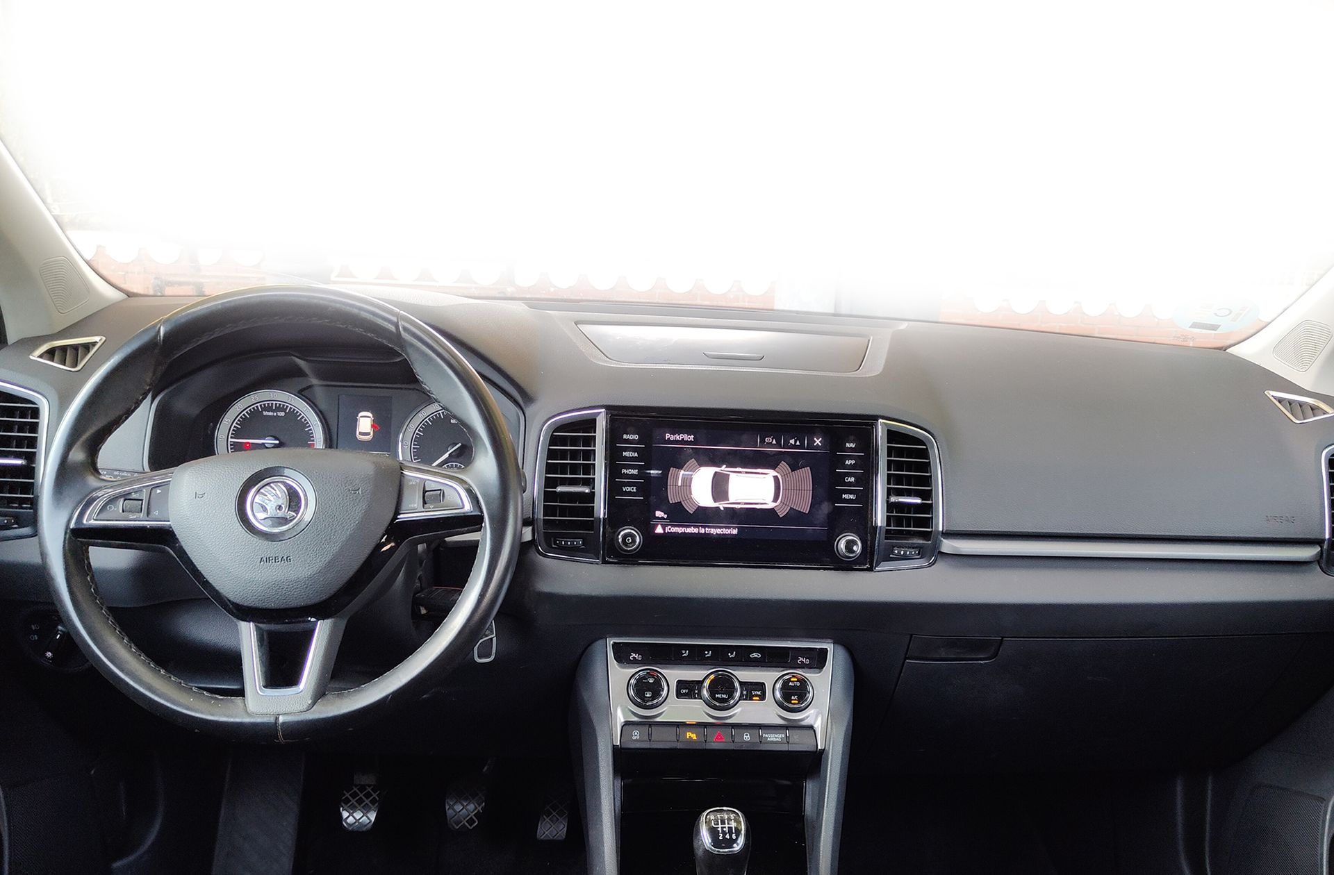 Škoda Karoq 1.6 TDI Ambition - foto 6