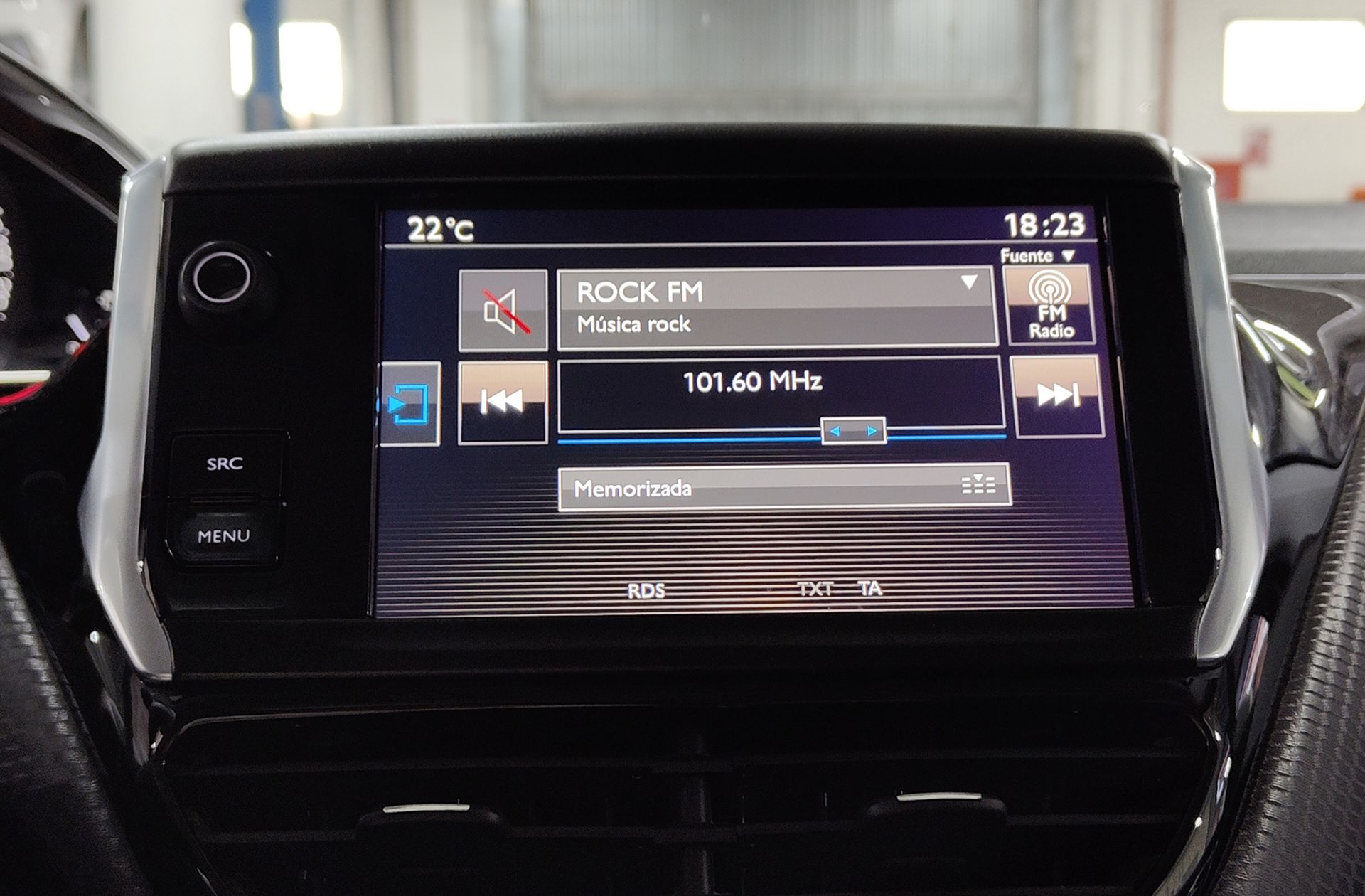 Peugeot 2008 BlueHDi 120 Allure - foto 36