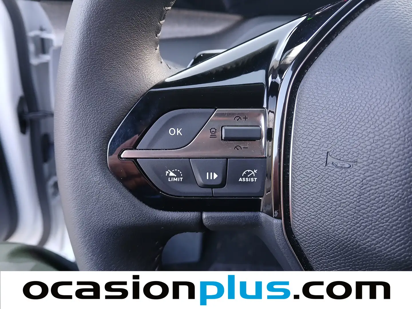 Foto Peugeot 308 Peugeot 308 Allure Hybrid eDCS6 (145 CV)