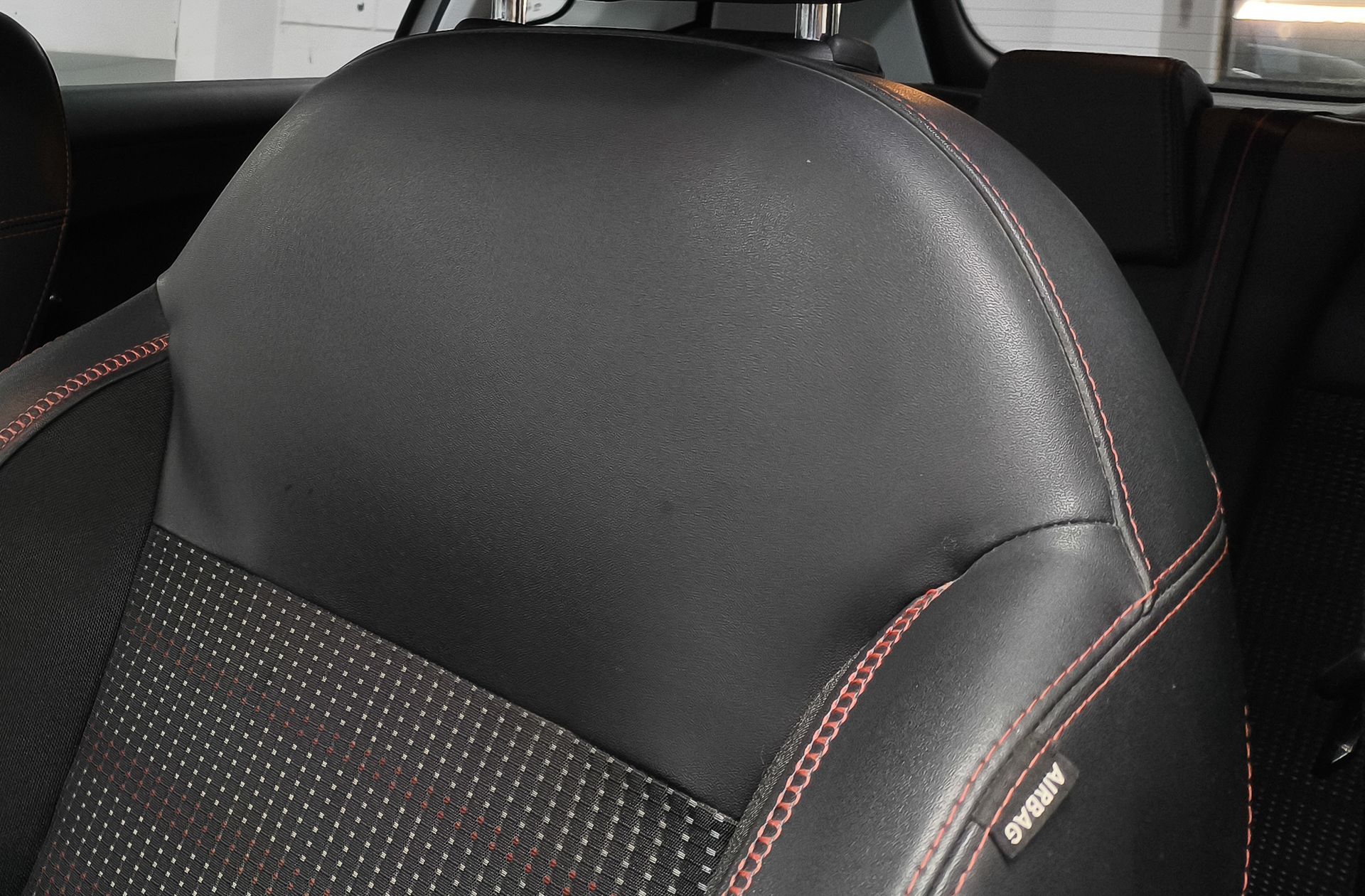 Peugeot 2008 PureTech 110 GT Line - foto 7
