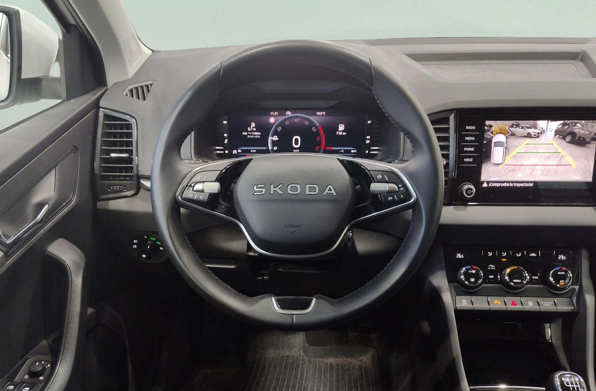 Škoda Karoq 1.0 TSI Selection - foto 21