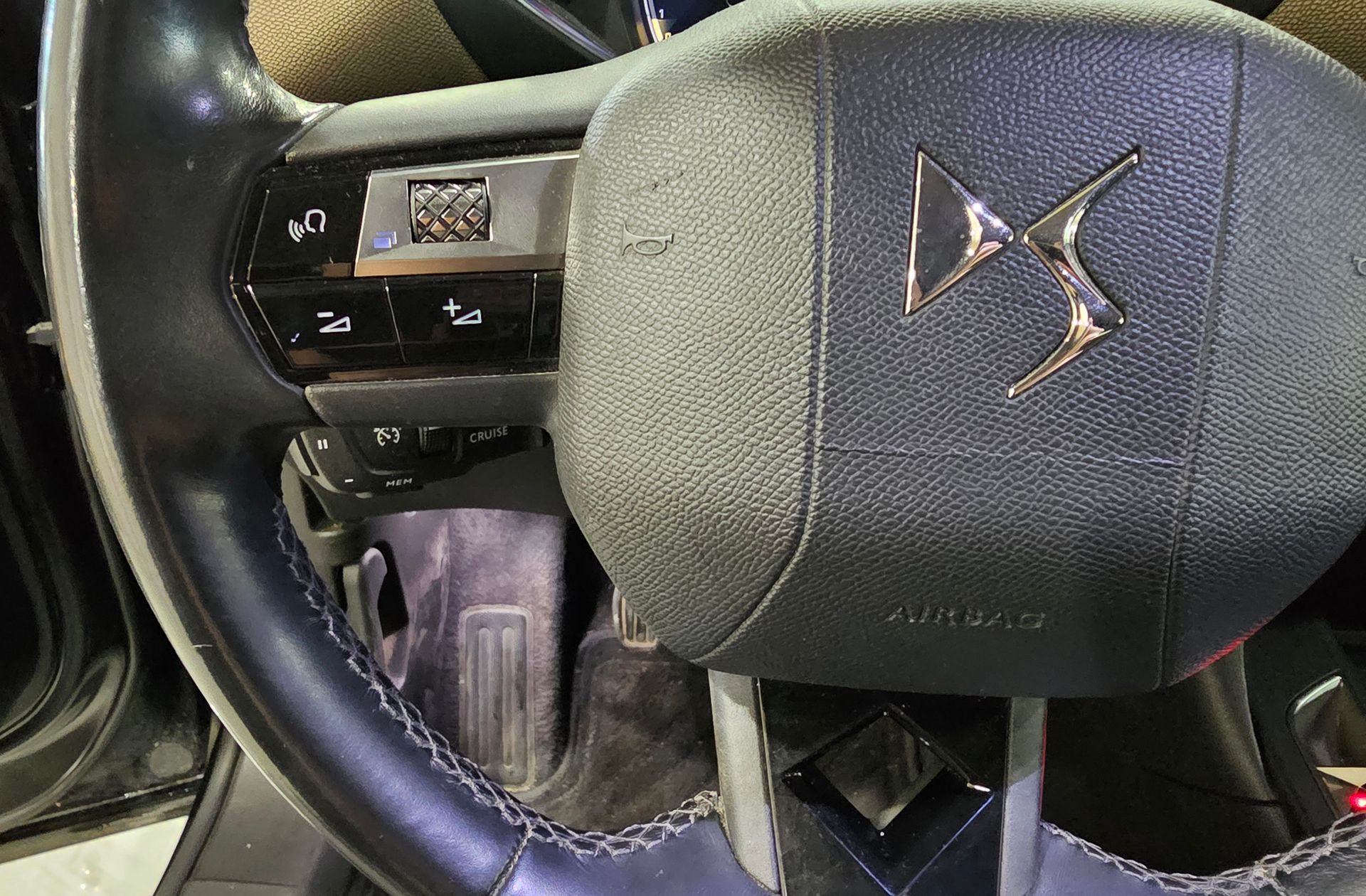 DS DS 3 Crossback BlueHDi 110 So Chic - foto 27