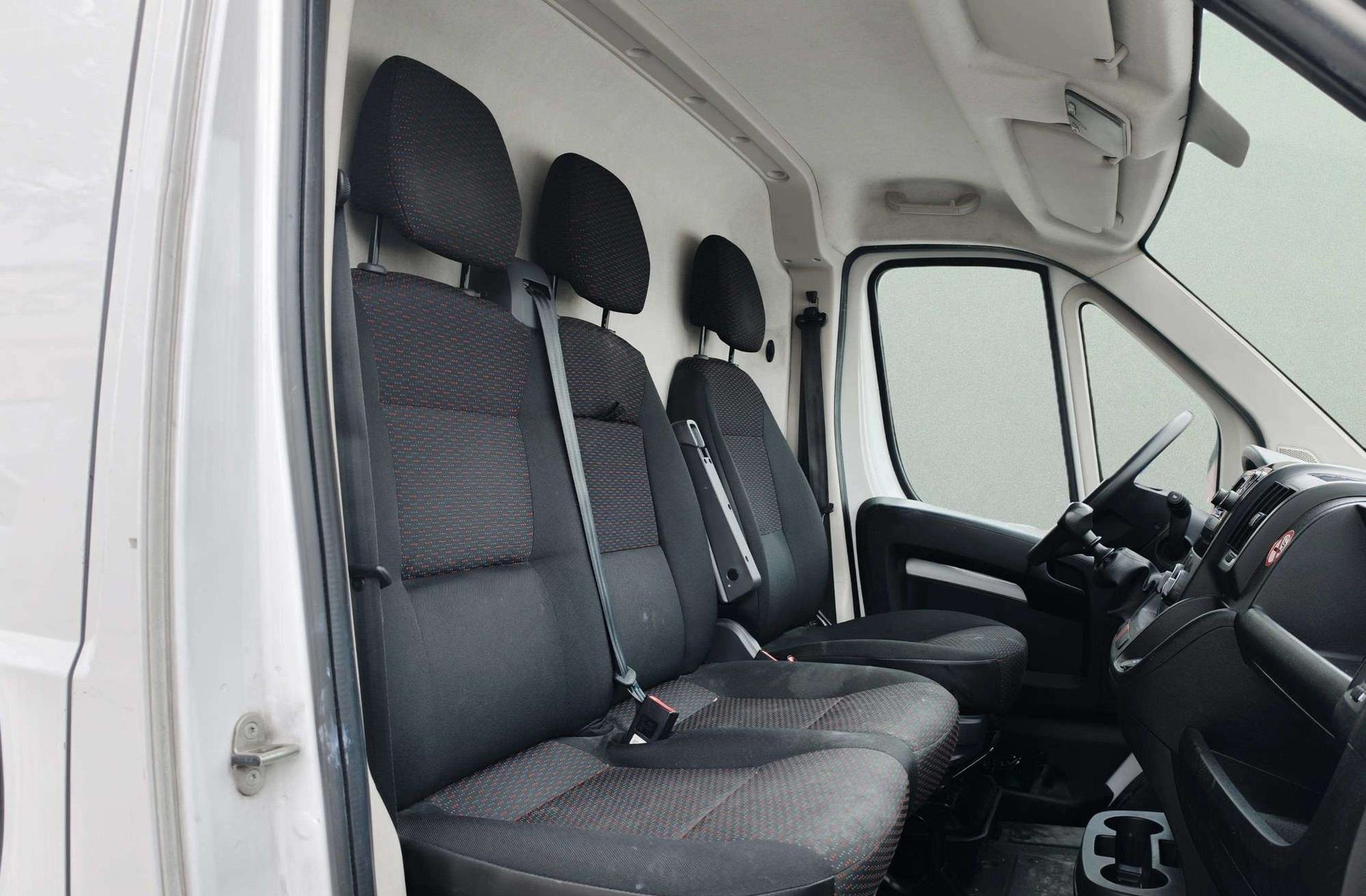 Opel Movano Furgon 2.2 BlueHDi Base L3H2 3.5T - foto 16