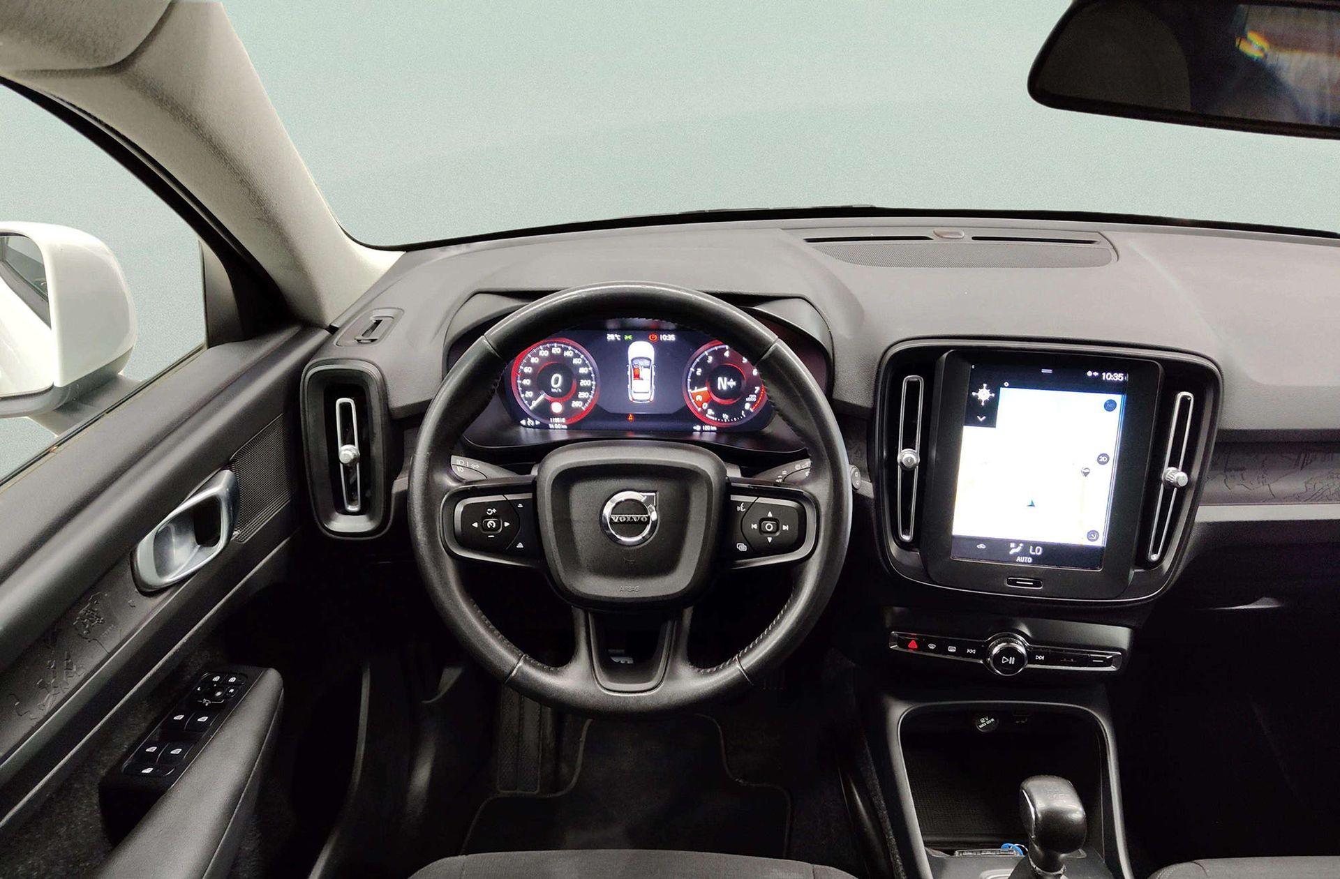 Volvo XC40 T2 Momentum Core - foto 24