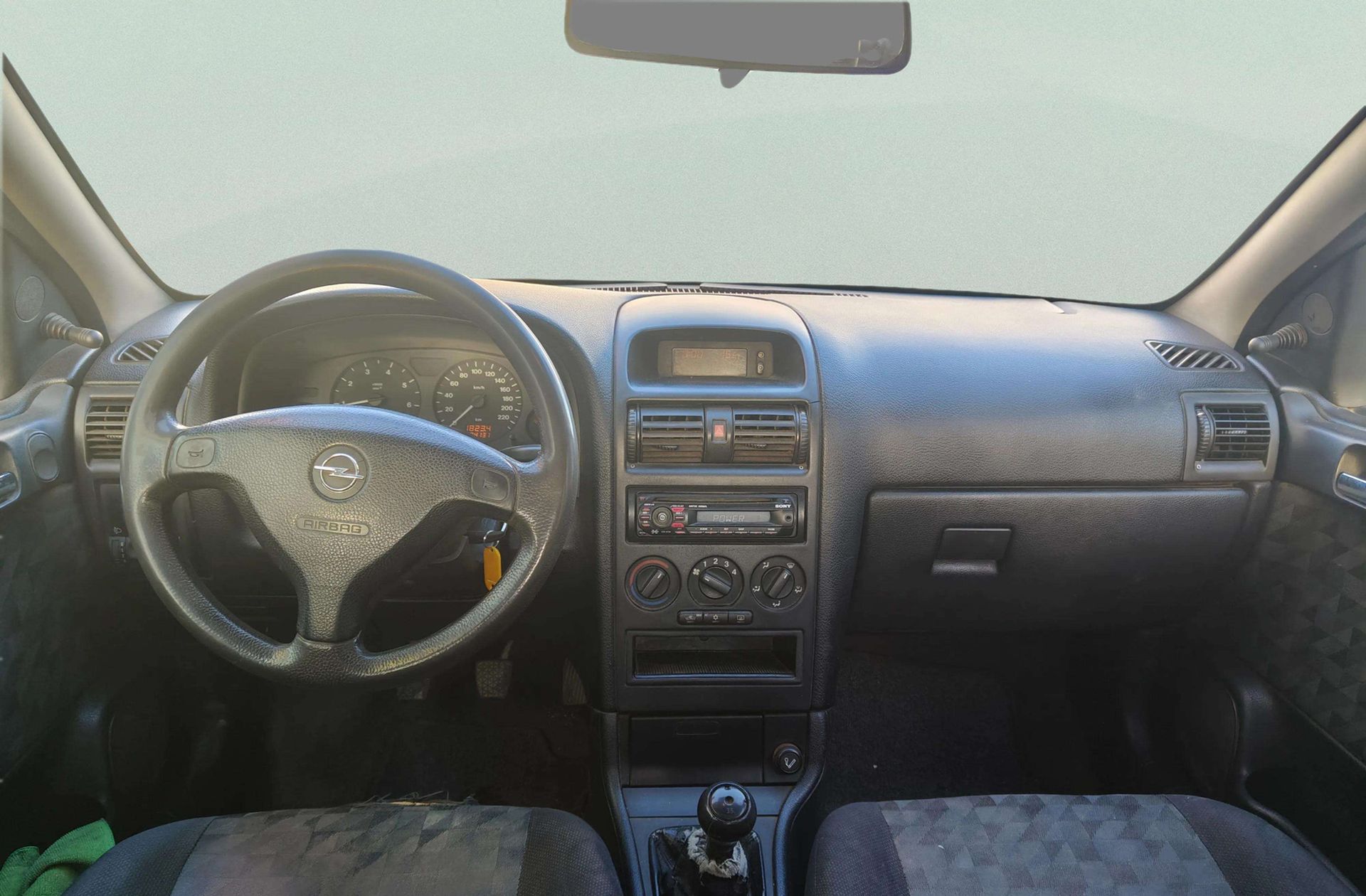 Opel Astra 1.6 Club Sedan - foto 6