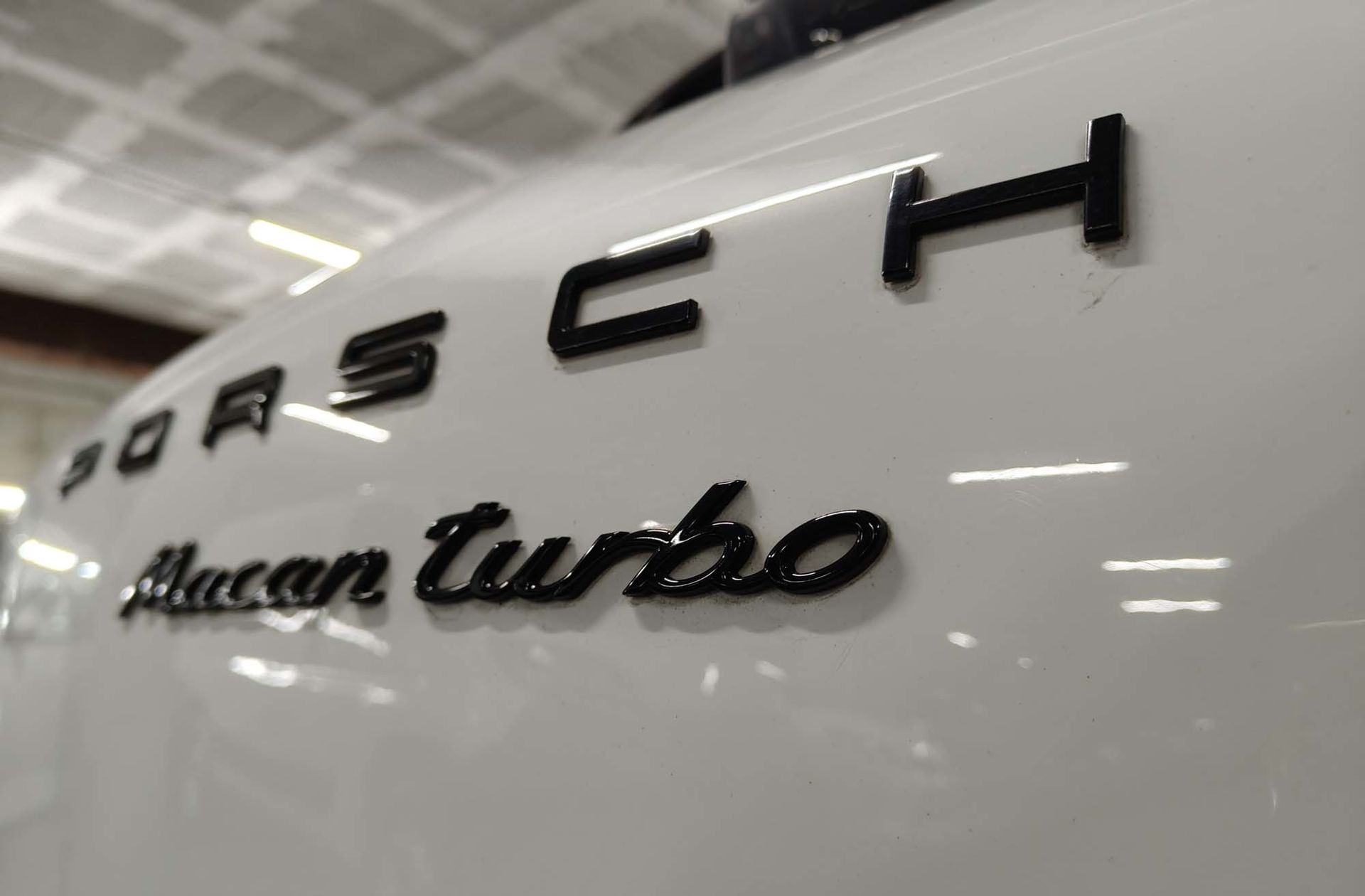 Porsche Macan Turbo - foto 41