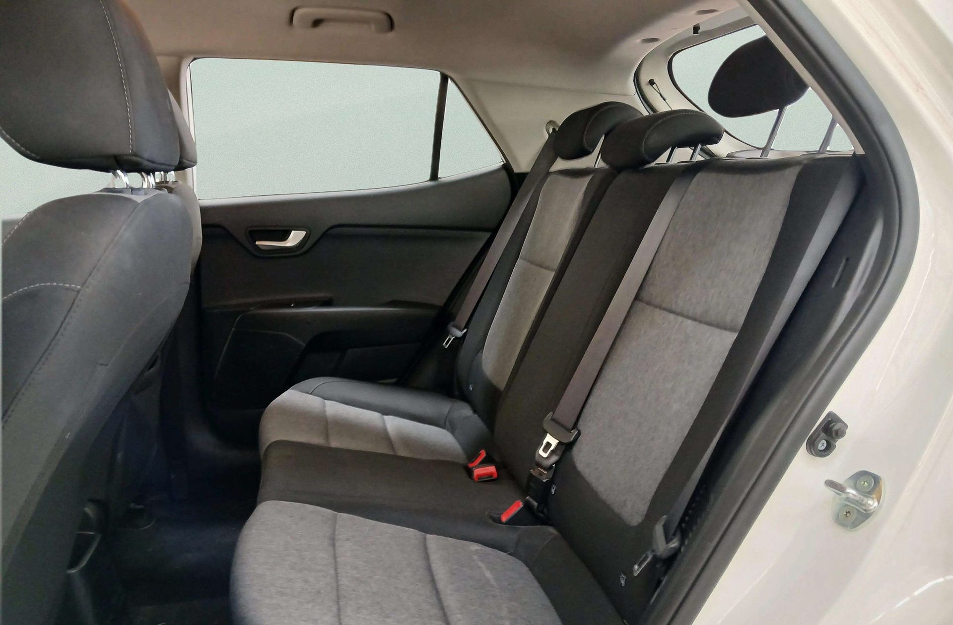 Kia Stonic 1.0 T-GDi MHEV iMT Concept - foto 10