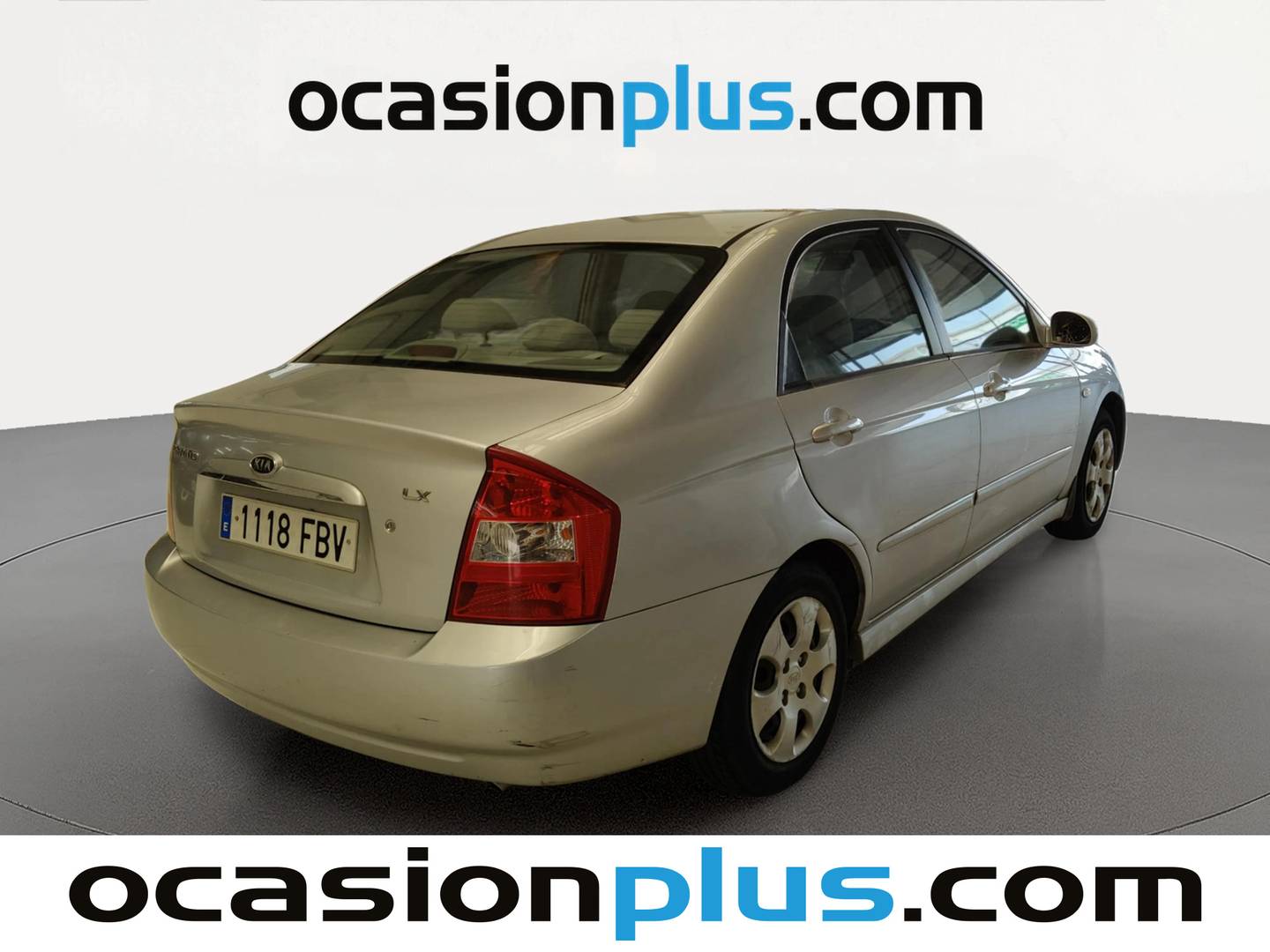 Foto trasera KIA Cerato KIA Cerato 1.6 DOHC LX (105 CV) derecha