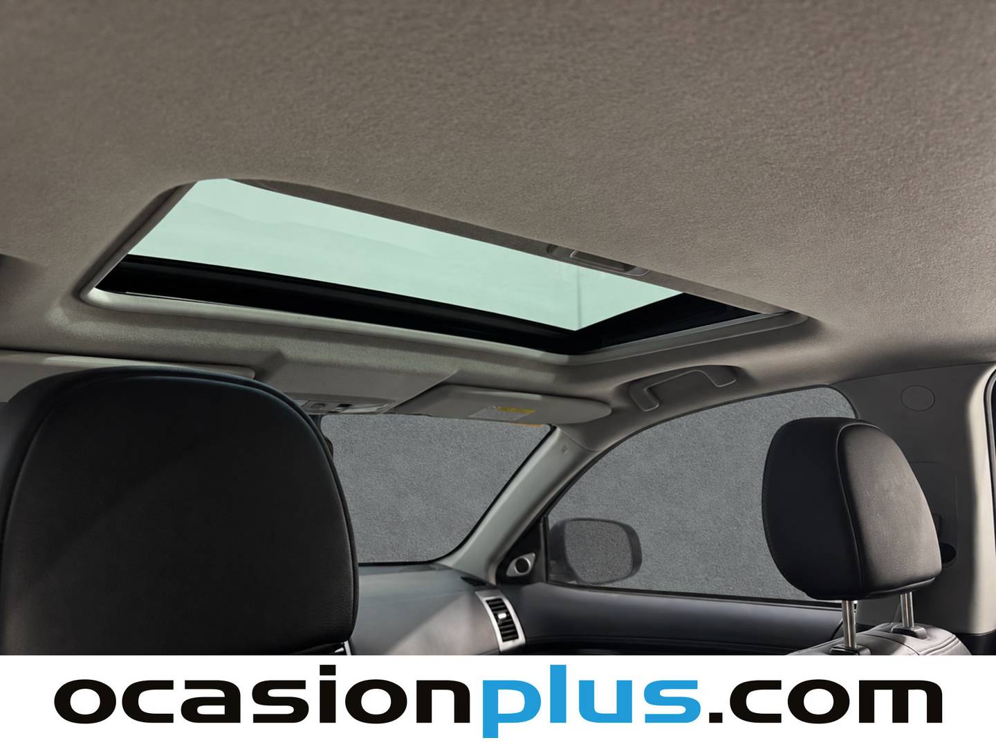 Equipamiento del Mitsubishi Outlander Mitsubishi Outlander 220 DI-D SST Kaiteki (156 CV) 7 Plazas