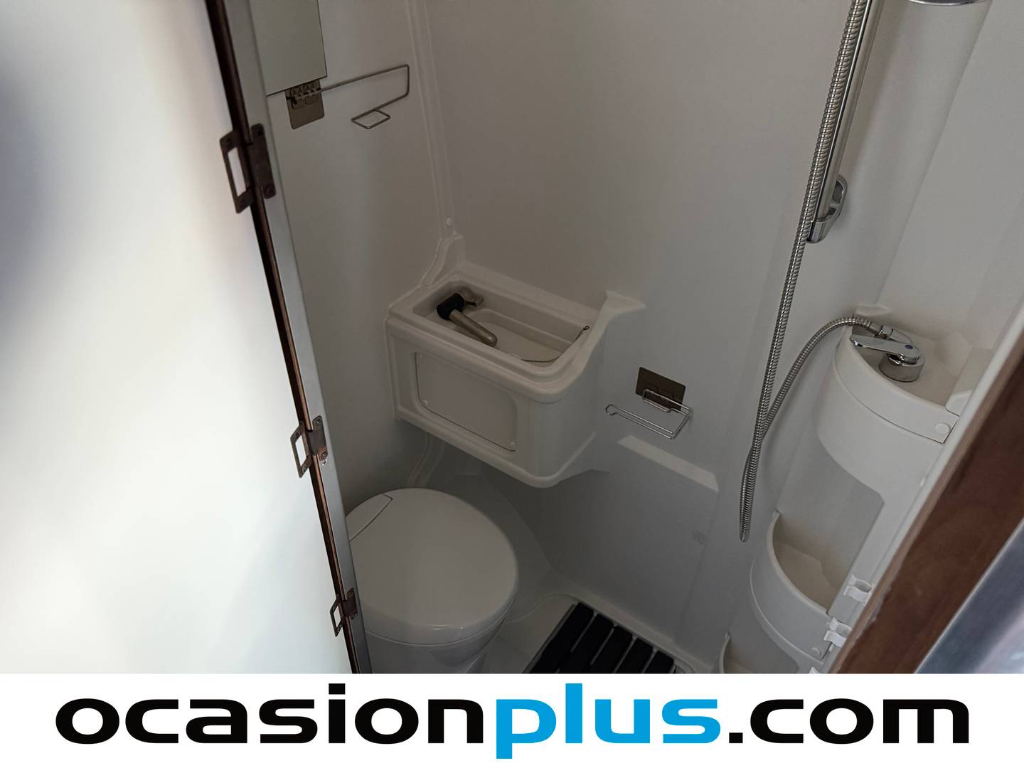 Iveco Daily Iveco Daily 2.3 TD 35S 16S V 3520L/H2 Blue Power (156 CV) 4 Plazas Camperizada de ocasión