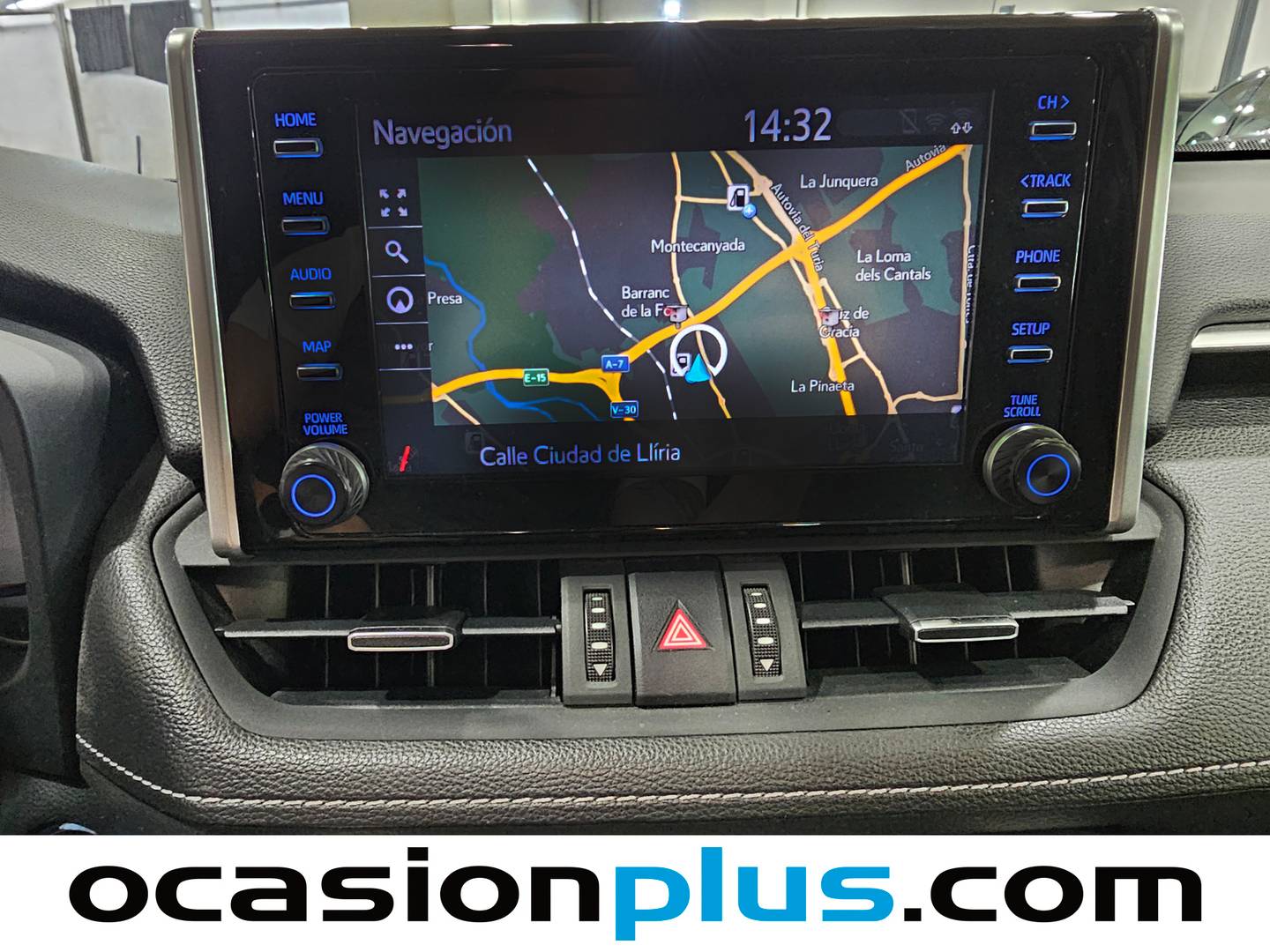 Extras y acabados del Toyota Rav4 Toyota Rav4 220H Business (218 CV)