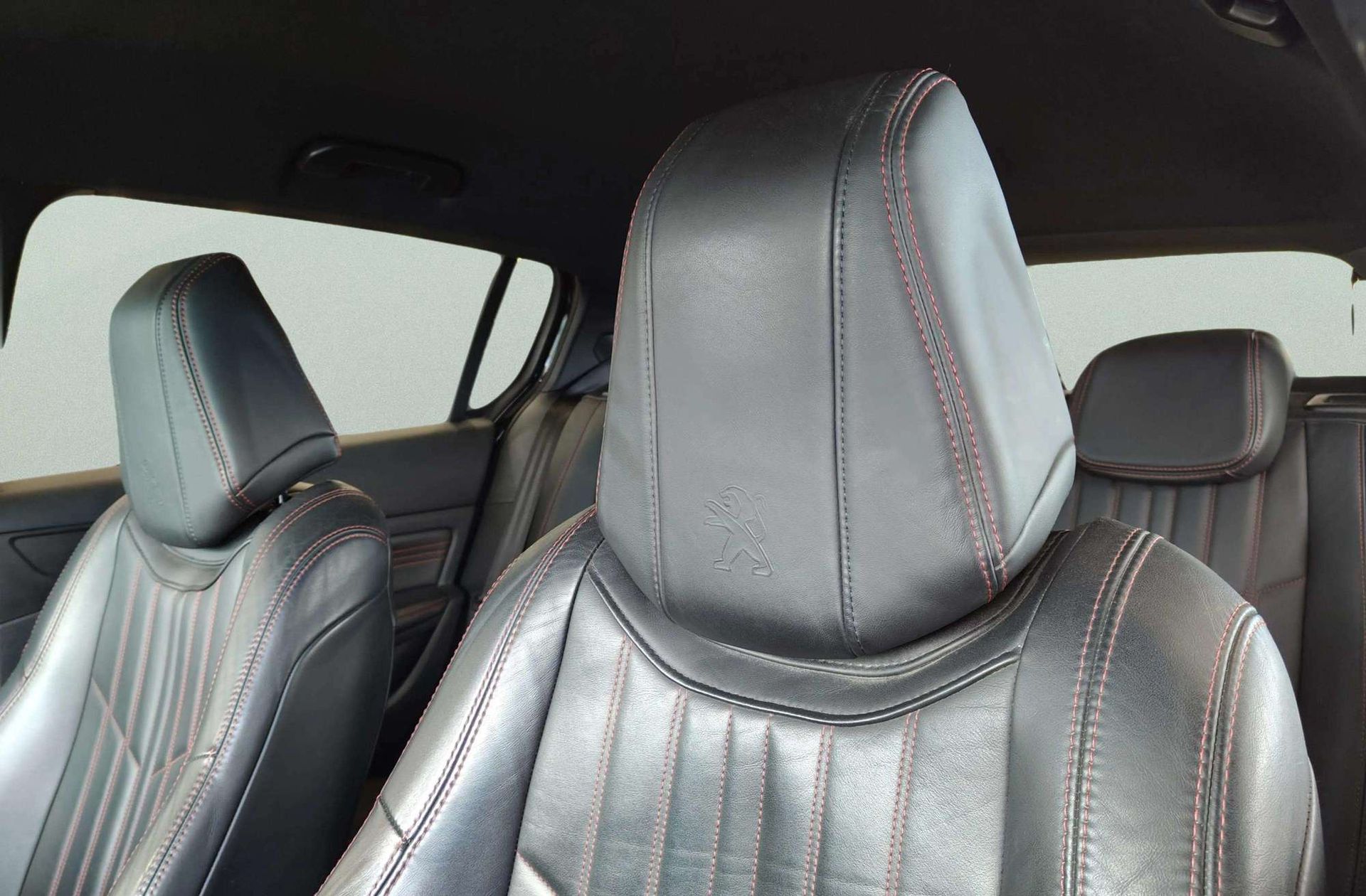 Peugeot 308 PureTech 130 GT Line EAT6 - foto 16