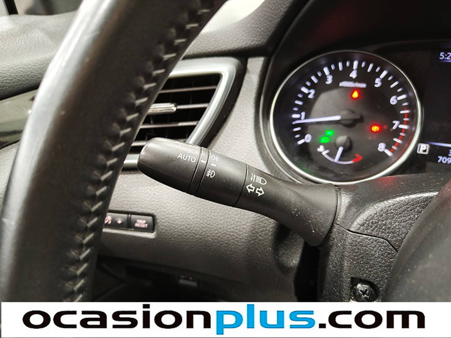Extras y acabados del Nissan QASHQAI Nissan Qashqai DIG-T 115 Acenta 4x2 XTronic (115 CV)