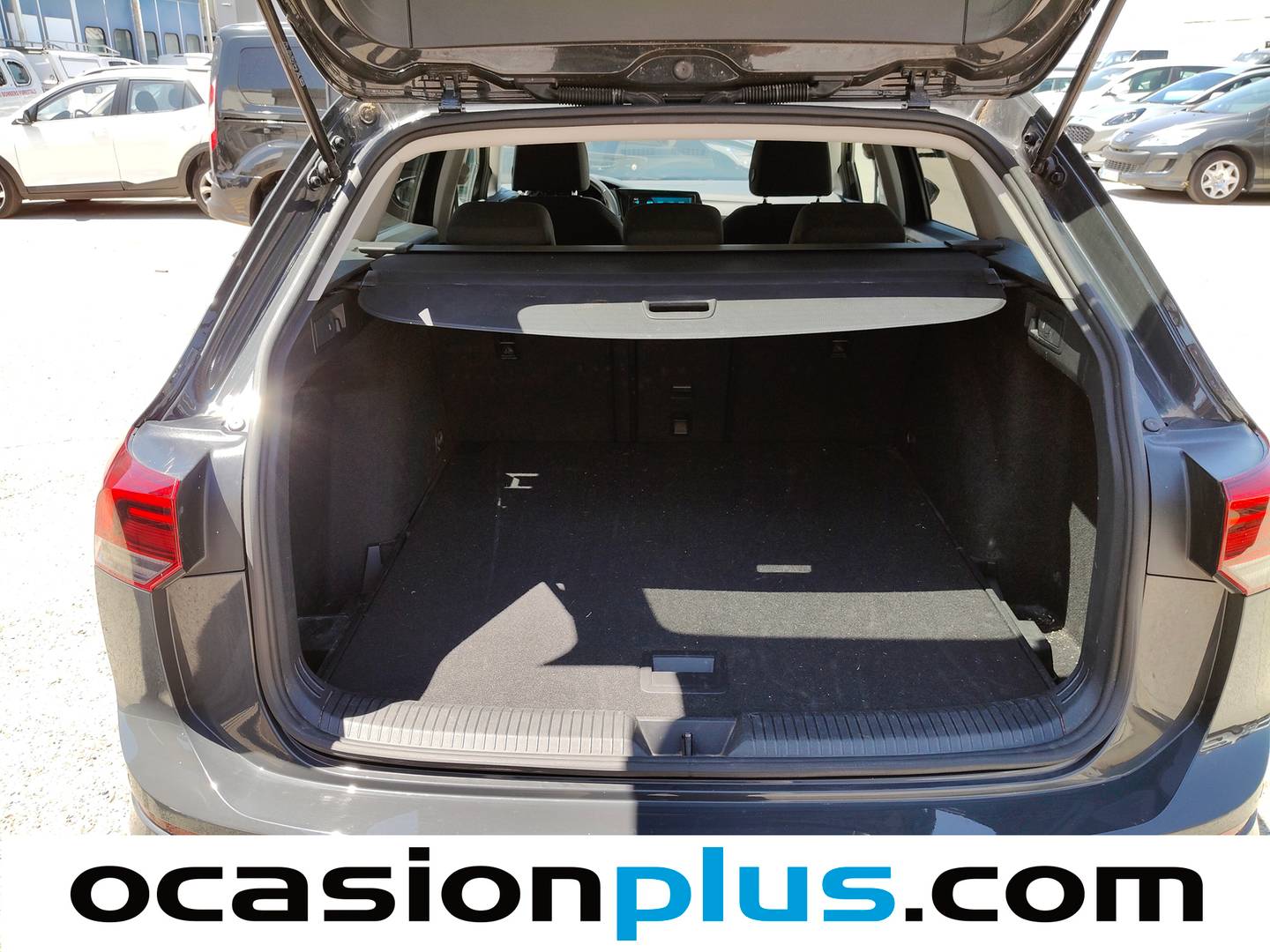 Fotos maletero Volkswagen Golf Volkswagen Golf Variant Life 1.0 eTSI (110 CV) DSG