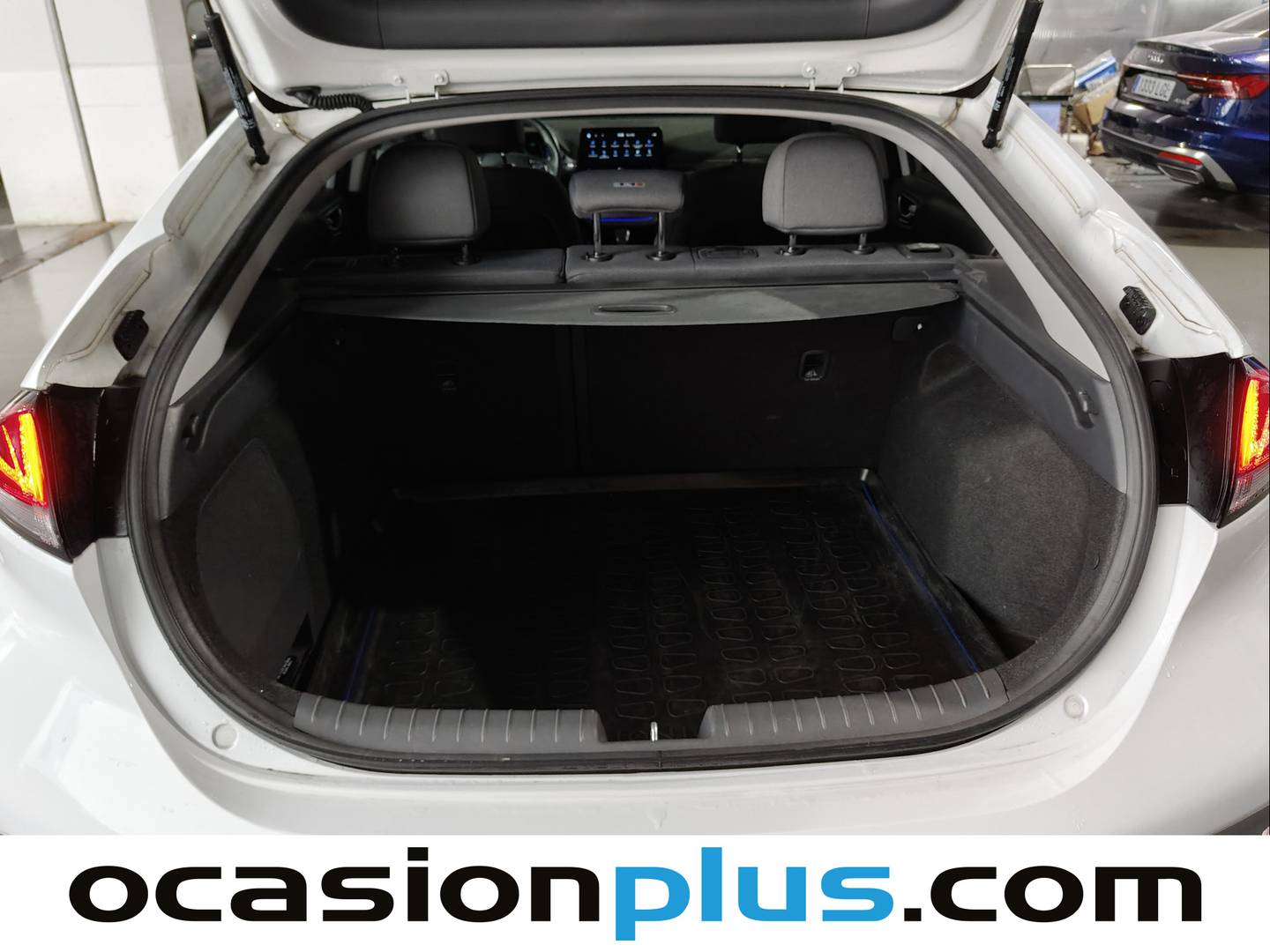 Foto Hyundai IONIQ Hyundai Ioniq 1.6 GDI HEV Tecno DCT (141 CV)