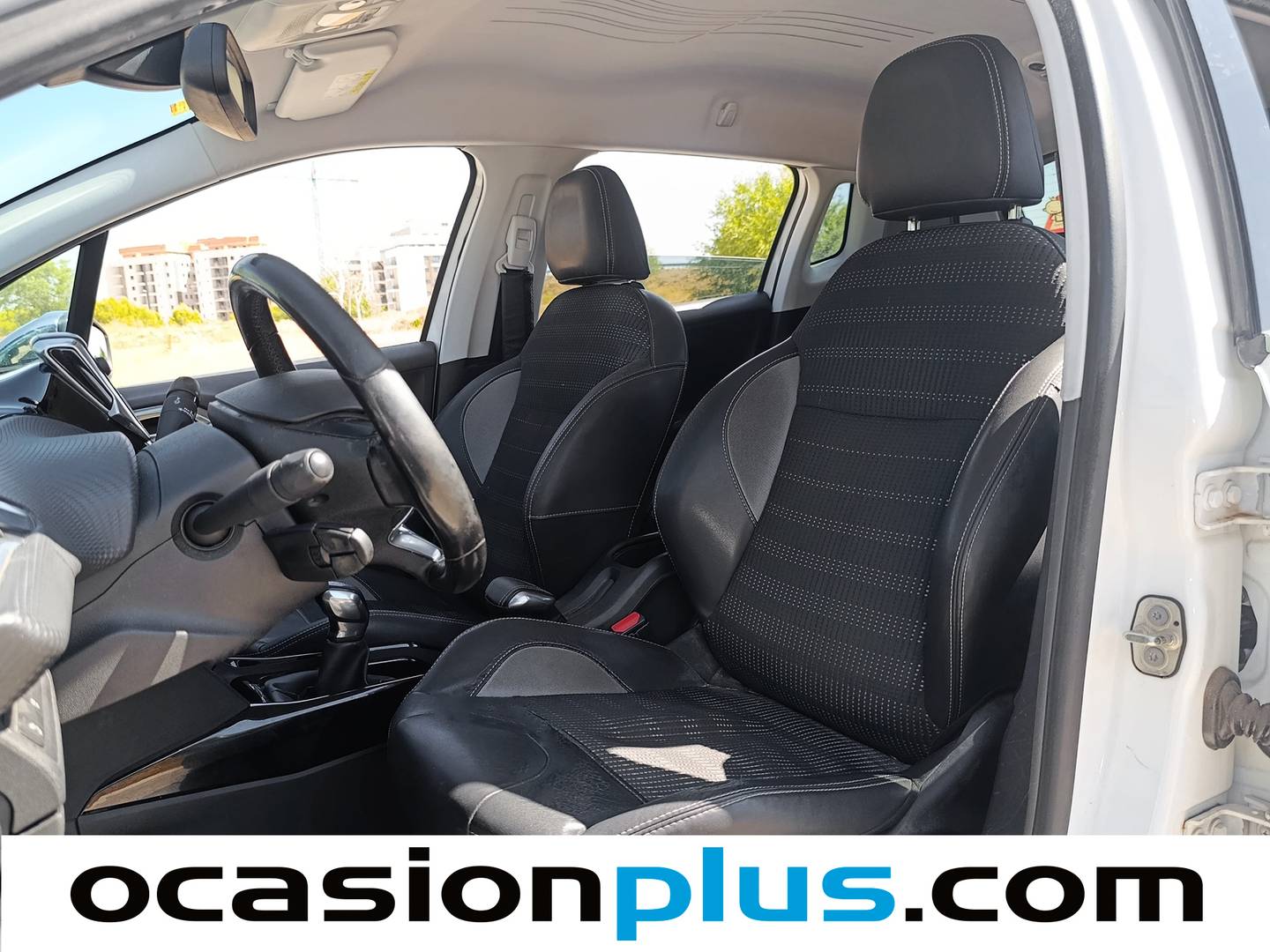 Foto asientos delanteros Peugeot 2008 Peugeot 2008 BlueHDi 100 S&S Allure (100 CV)