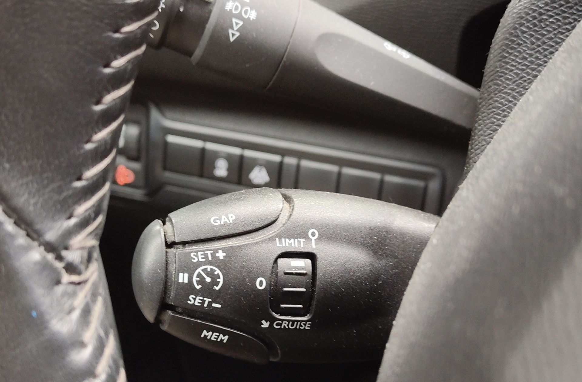 Peugeot 308 Allure Pack BlueHDi - foto 27