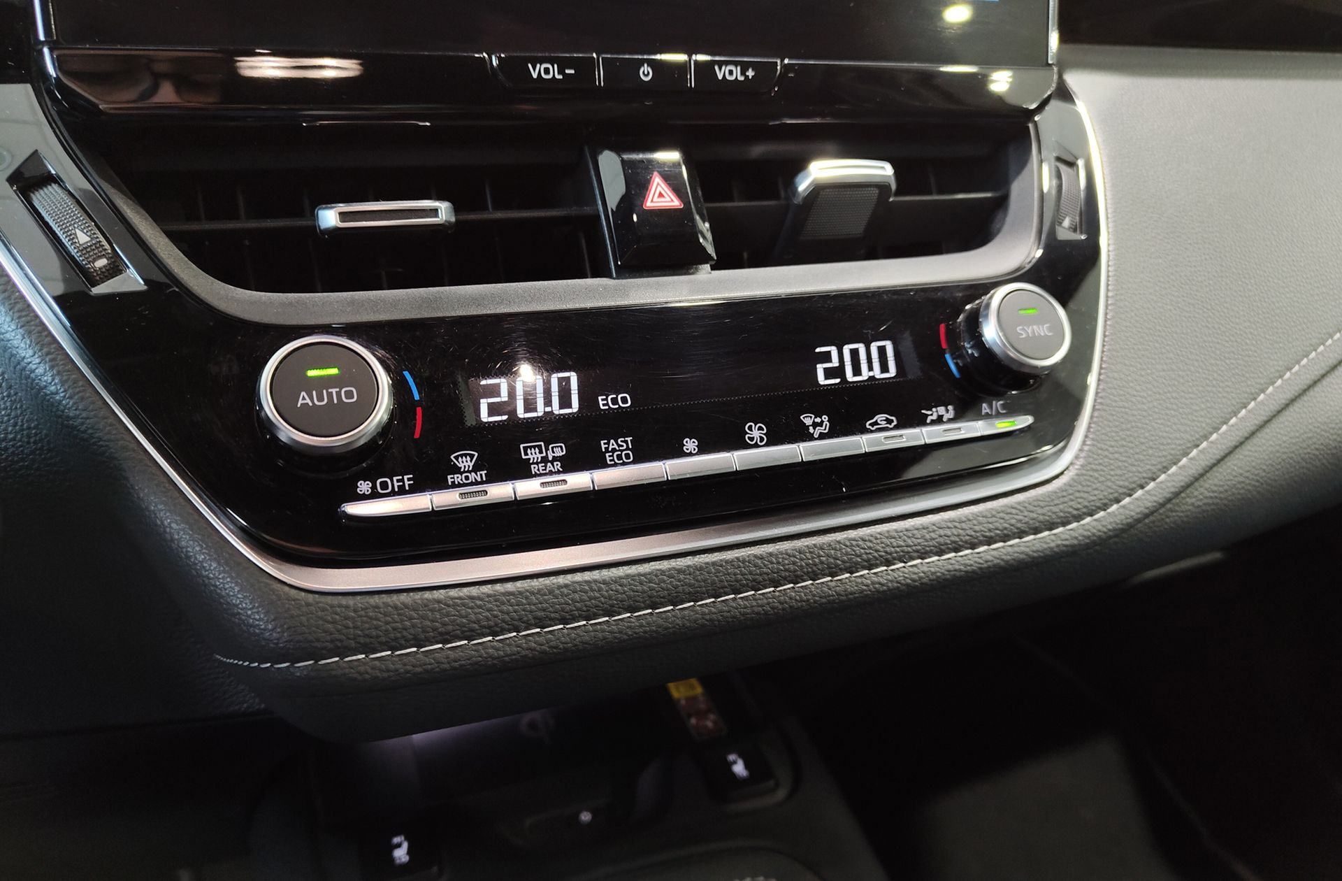 Toyota Corolla 200H Touring Sport Style Edition - foto 39