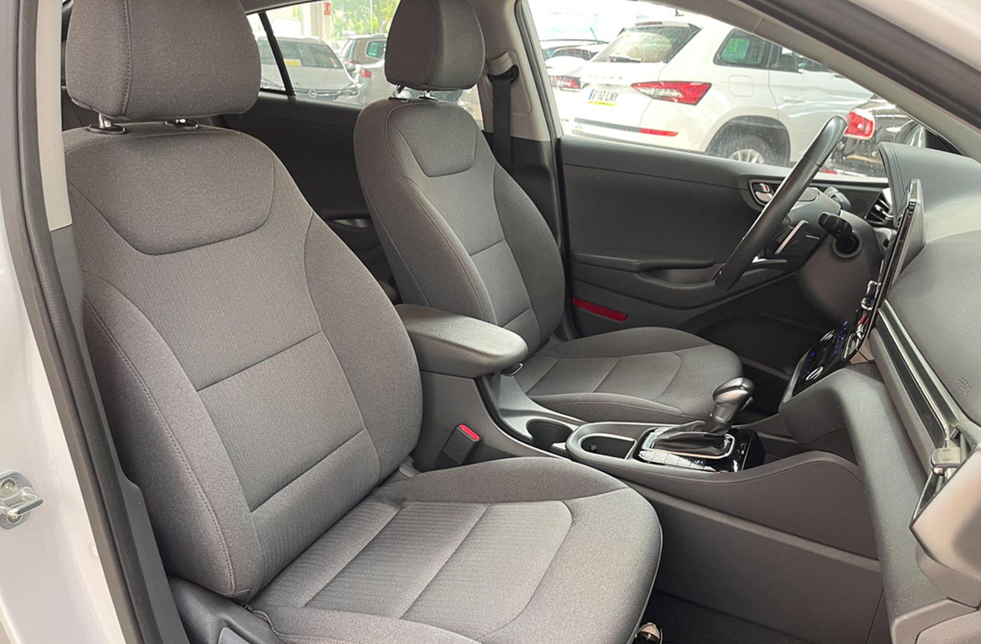 Hyundai Ioniq 1.6 GDI PHEV Klass DCT - foto 15
