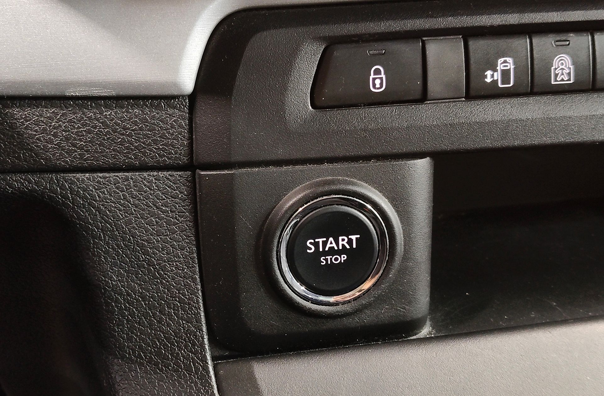 Peugeot Traveller Business VIP Long BlueHDi 7 plazas - foto 34