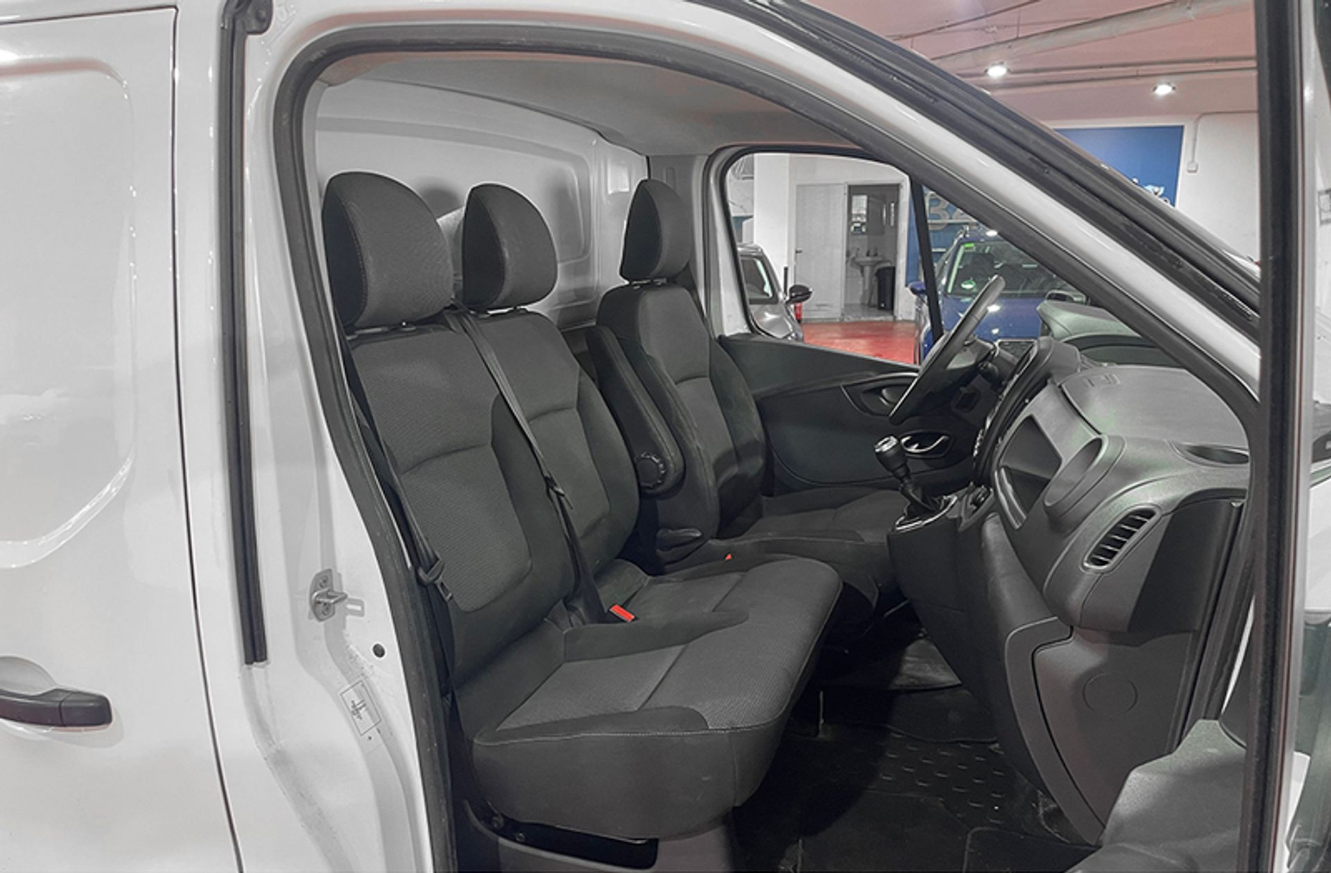Renault Trafic Furgon 29 L2H1 Energy Blue dCi - foto 13