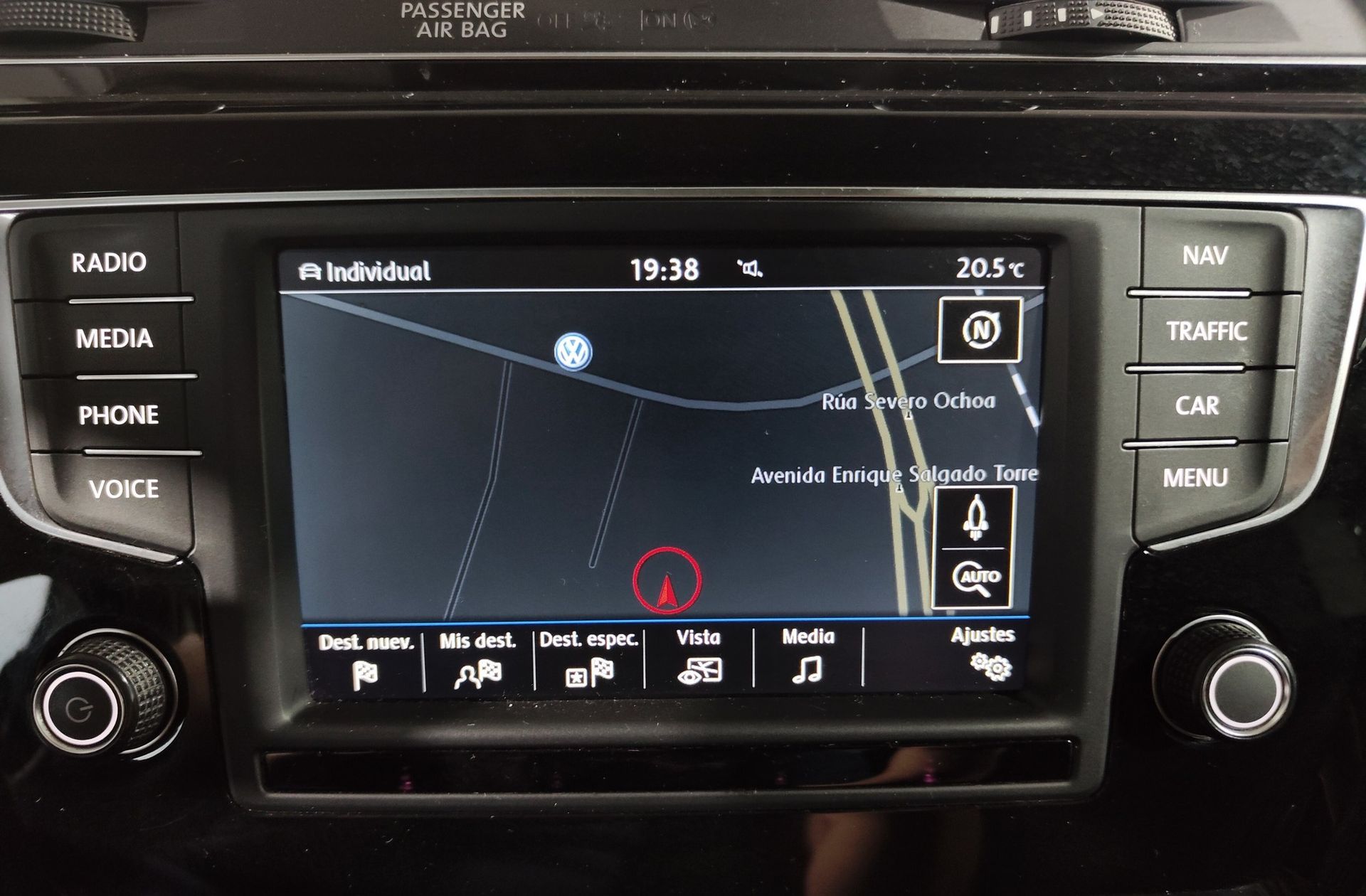 Volkswagen Touran Sport 2.0 TDI BMT DSG - foto 9