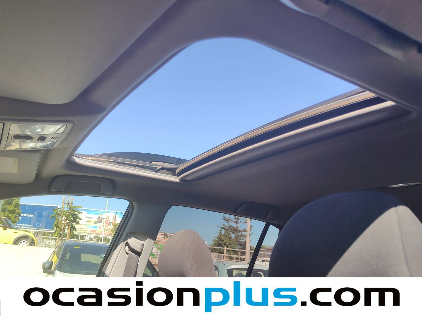 Equipamiento del Toyota Rav4 Toyota Rav4 2.2 D-4D Sol (136 CV)