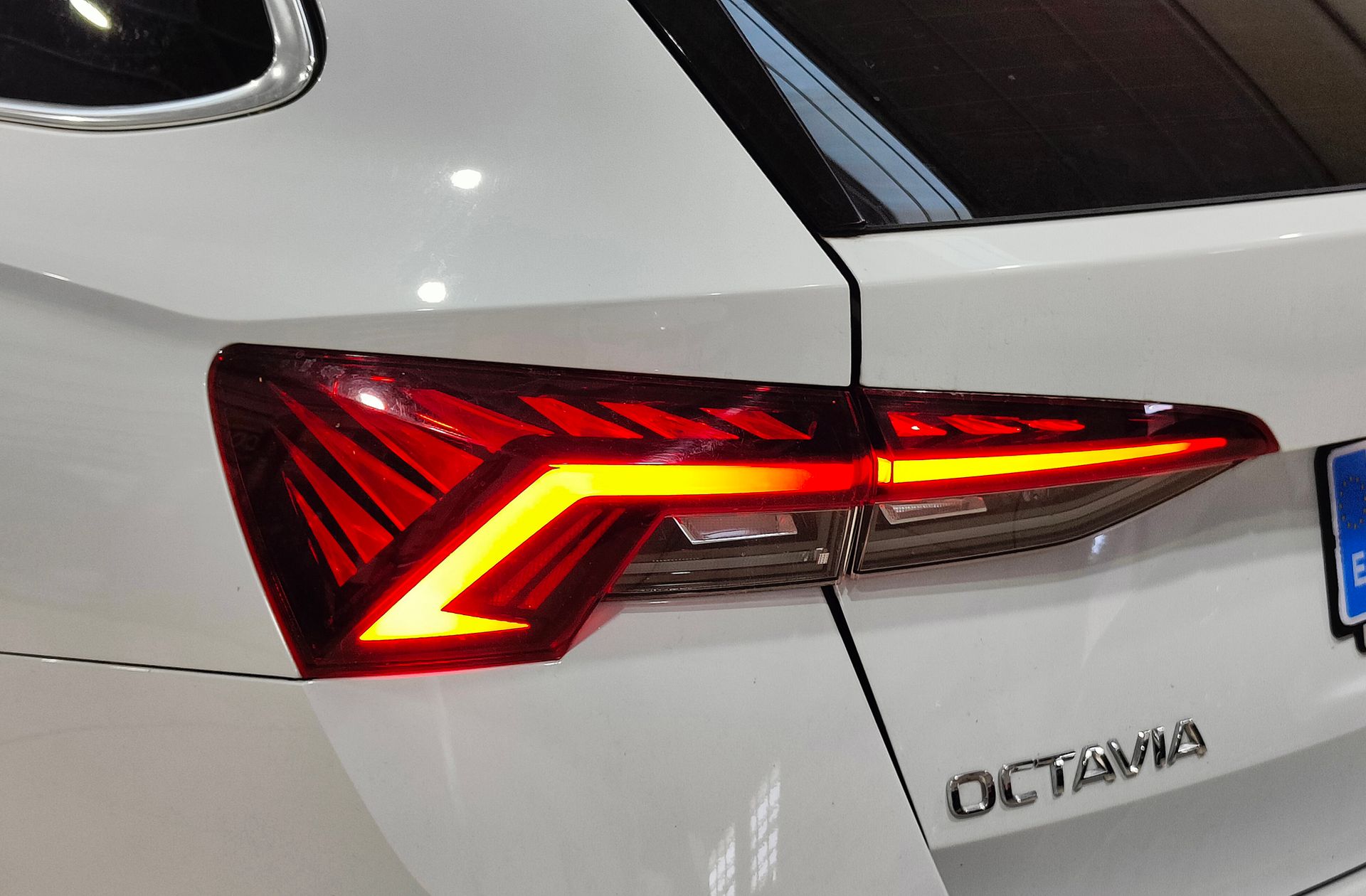 Škoda Octavia Combi 1.0 TSI mHEV Ambition DSG - foto 15