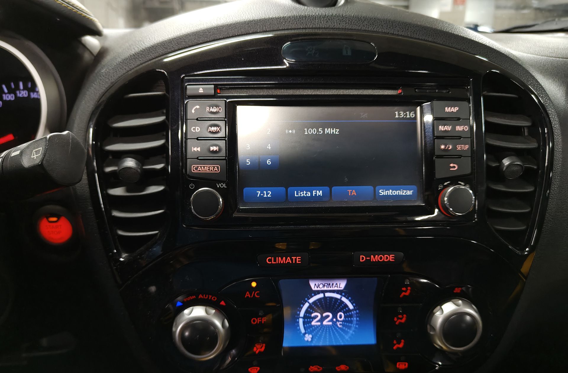 Nissan Juke 1.6 Tekna Premium XTronic 4x2 - foto 32