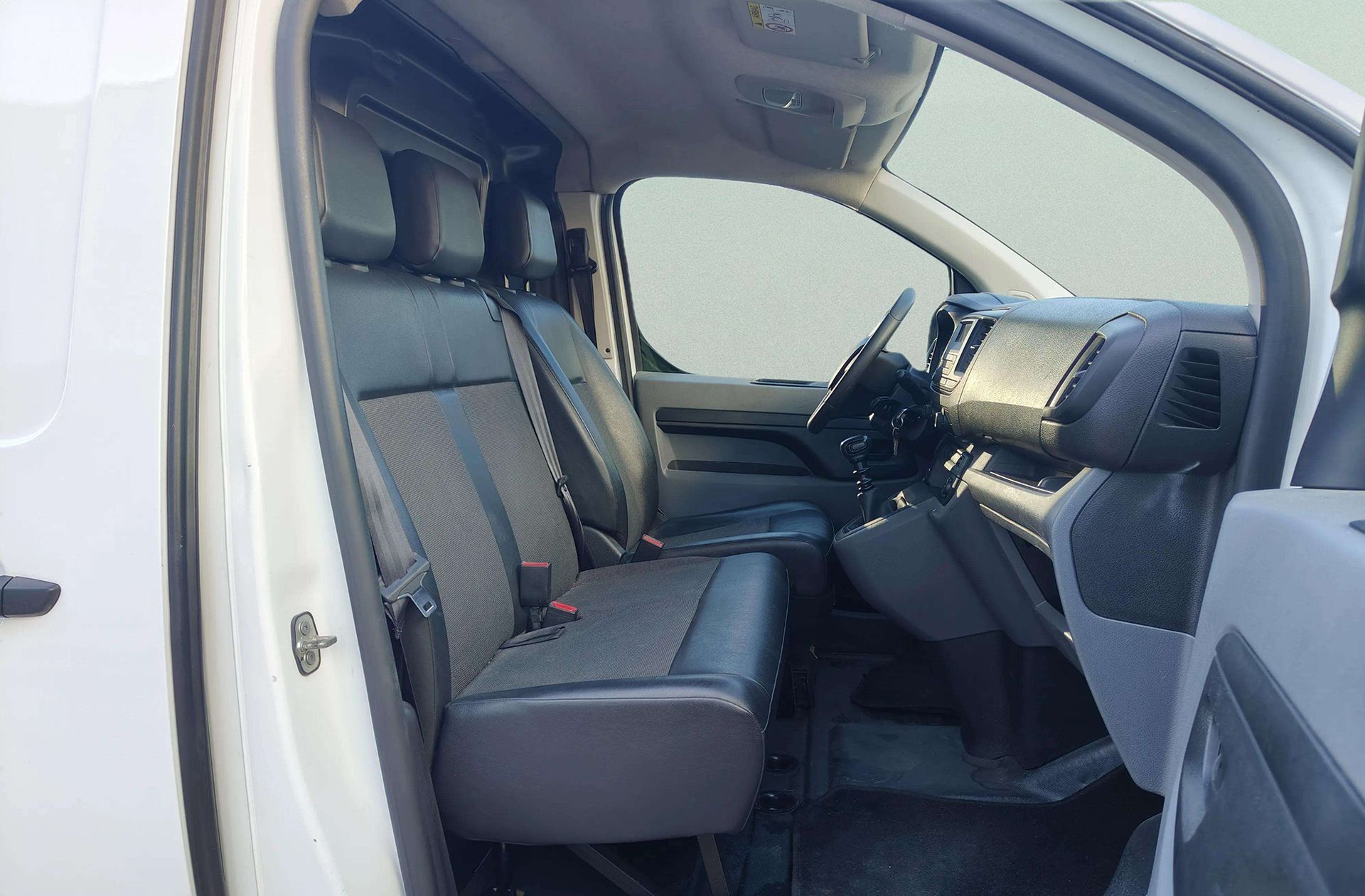 Peugeot Expert Furgon BlueHDi 120 Pro Standard - foto 13
