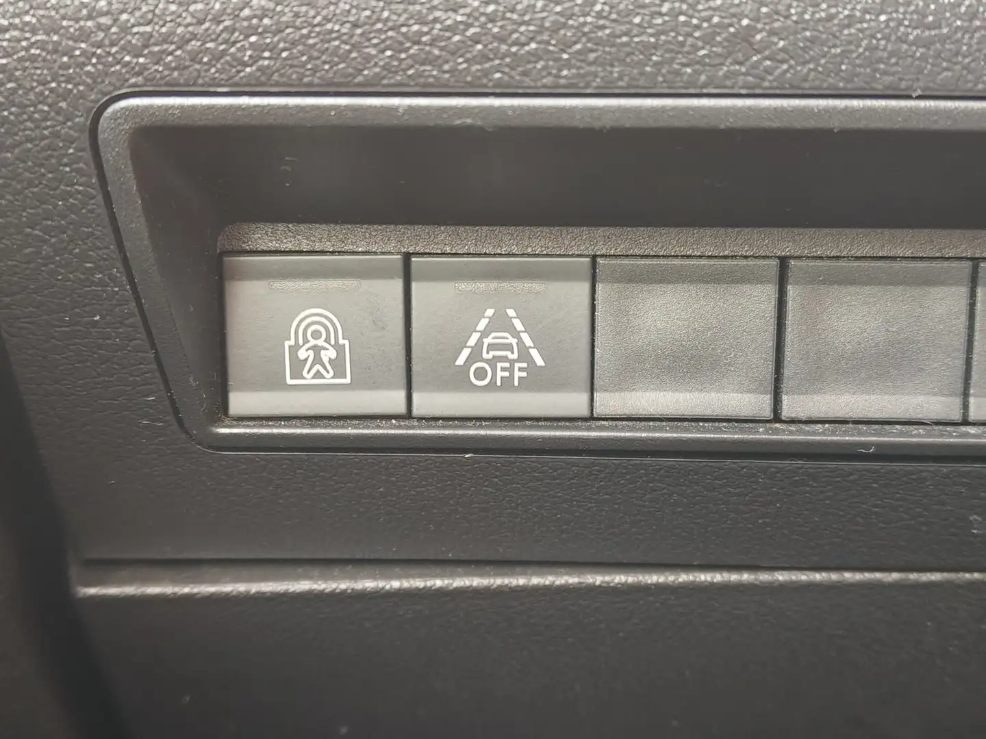 Foto Opel Combo Life Opel Combo Life 1.5 TD Business Edition Plus L1 (102 CV)