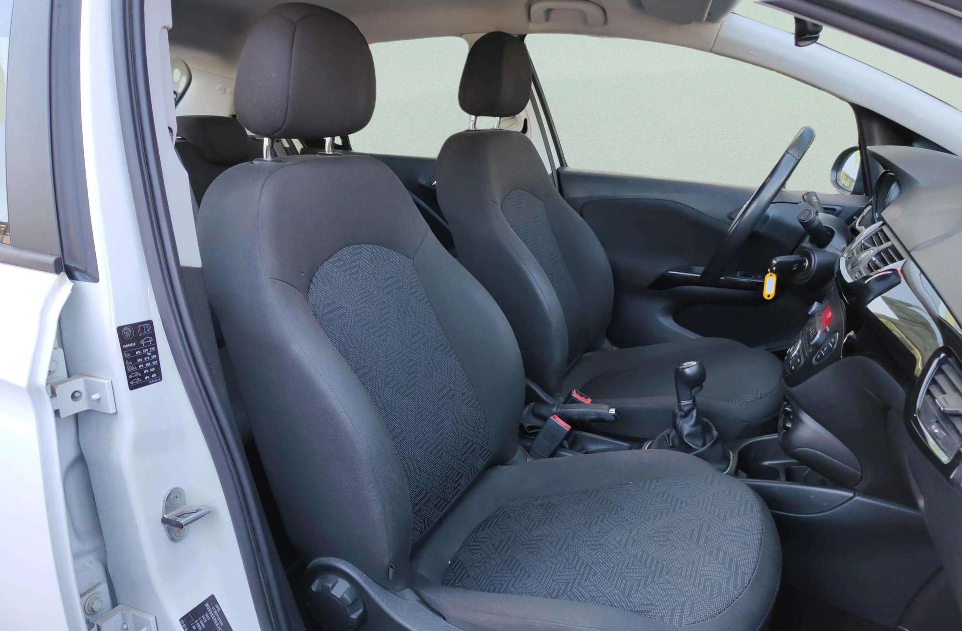 Opel Corsa 1.4 GLP Selective - foto 16