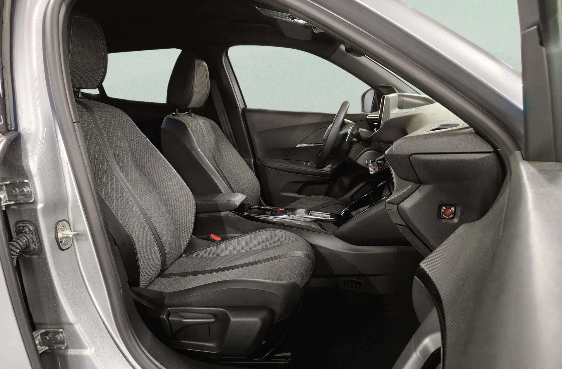 Peugeot 2008 Allure Hybrid eDCS6 - foto 19