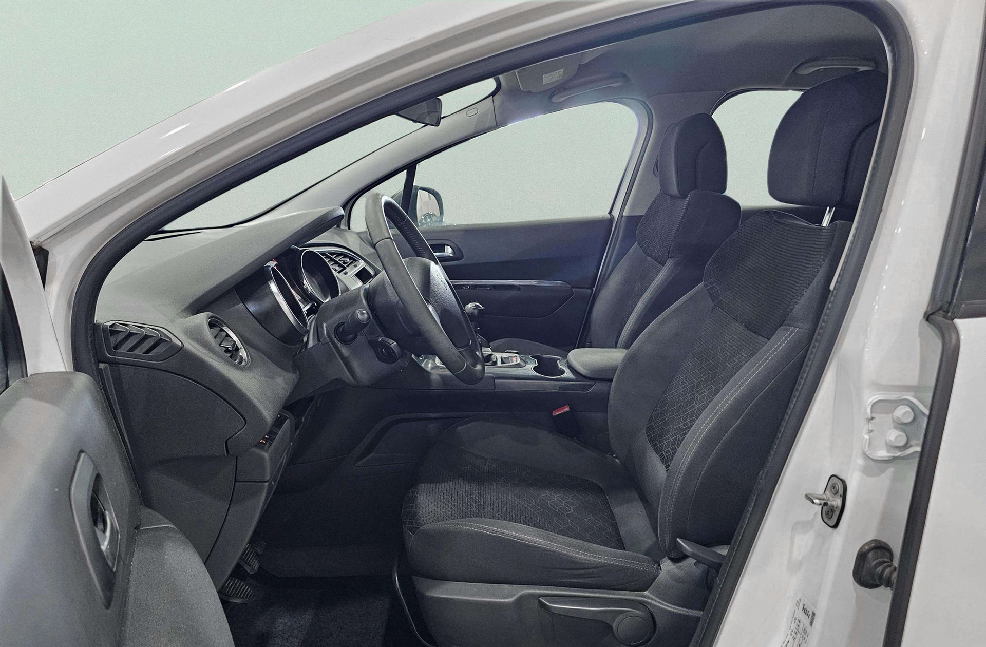 Peugeot 3008 1.6 HDi Active FAP - foto 8