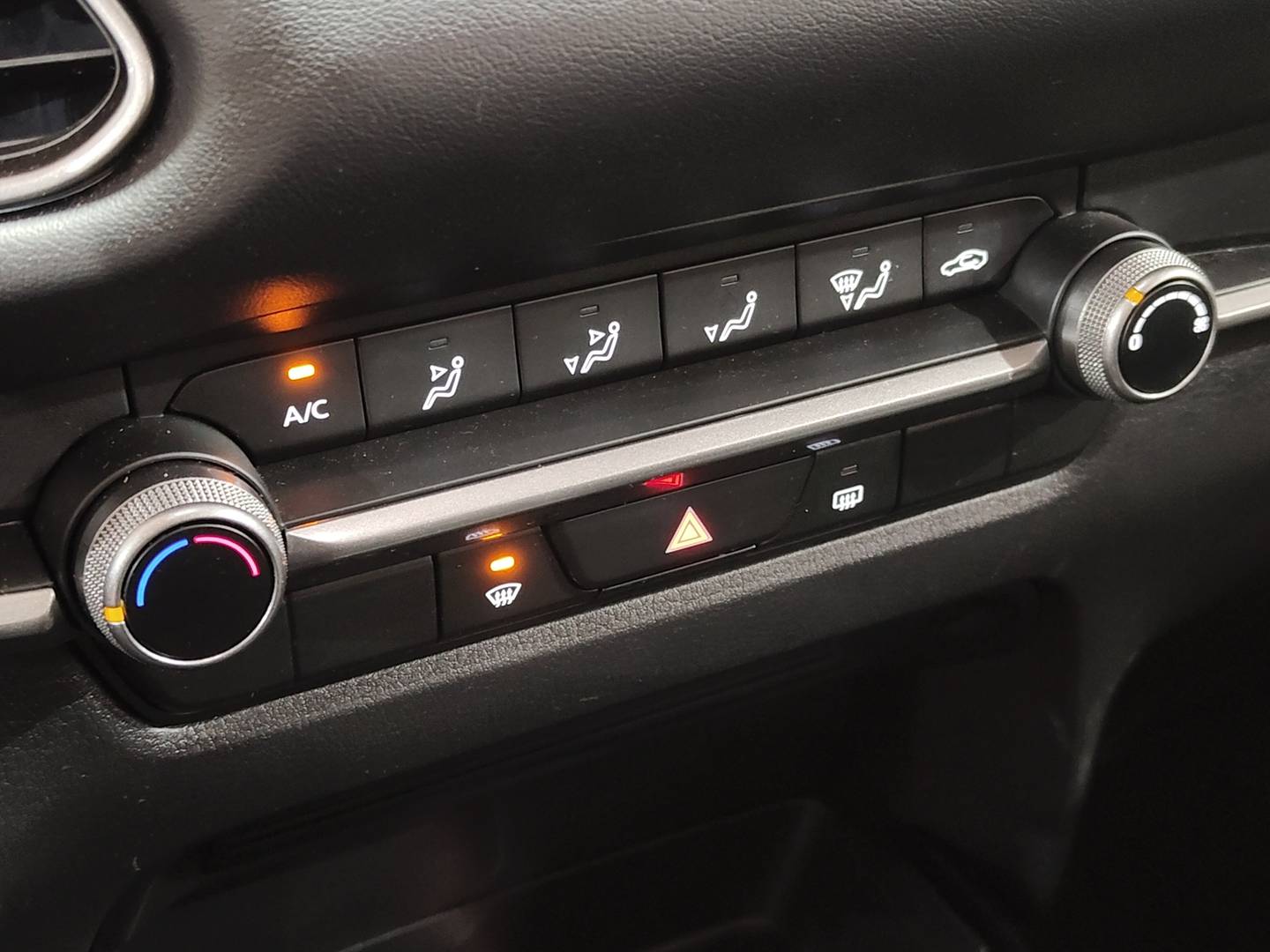 Foto Mazda CX-30 Mazda CX-30 e-SKY G MHEV Prime-line (140 CV)