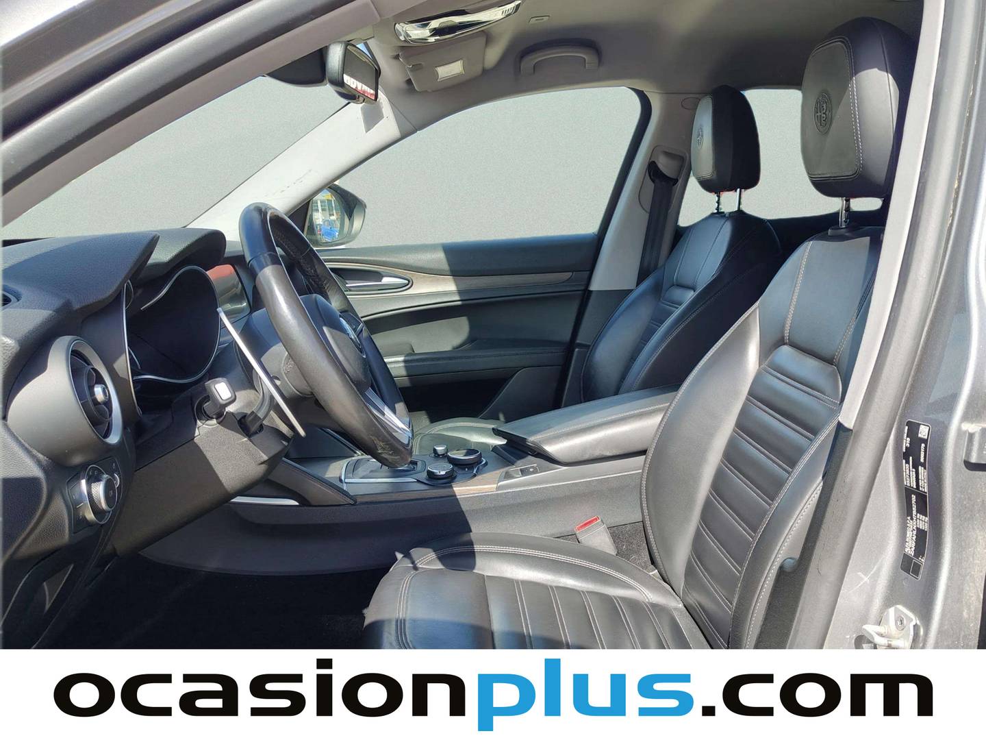 Foto asientos delanteros Alfa Romeo Stelvio Alfa Romeo Stelvio 2.0 Petrol First Edition (I) Q4 (280 CV)