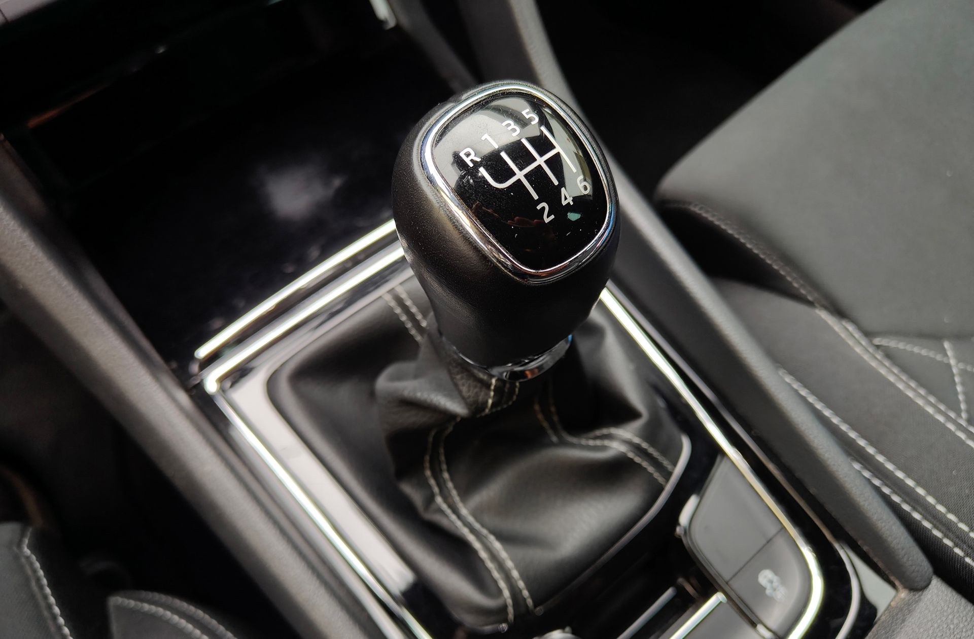 Škoda Karoq 1.5 TSI ACT Sportline - foto 5